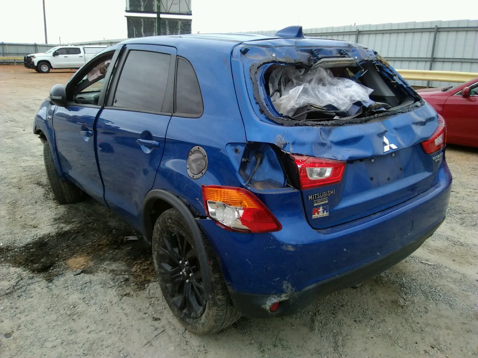 Photo 3 from auction – 2017 MITSUBISHI OUTLANDER with VIN JA4AR3AU3HZ036831
