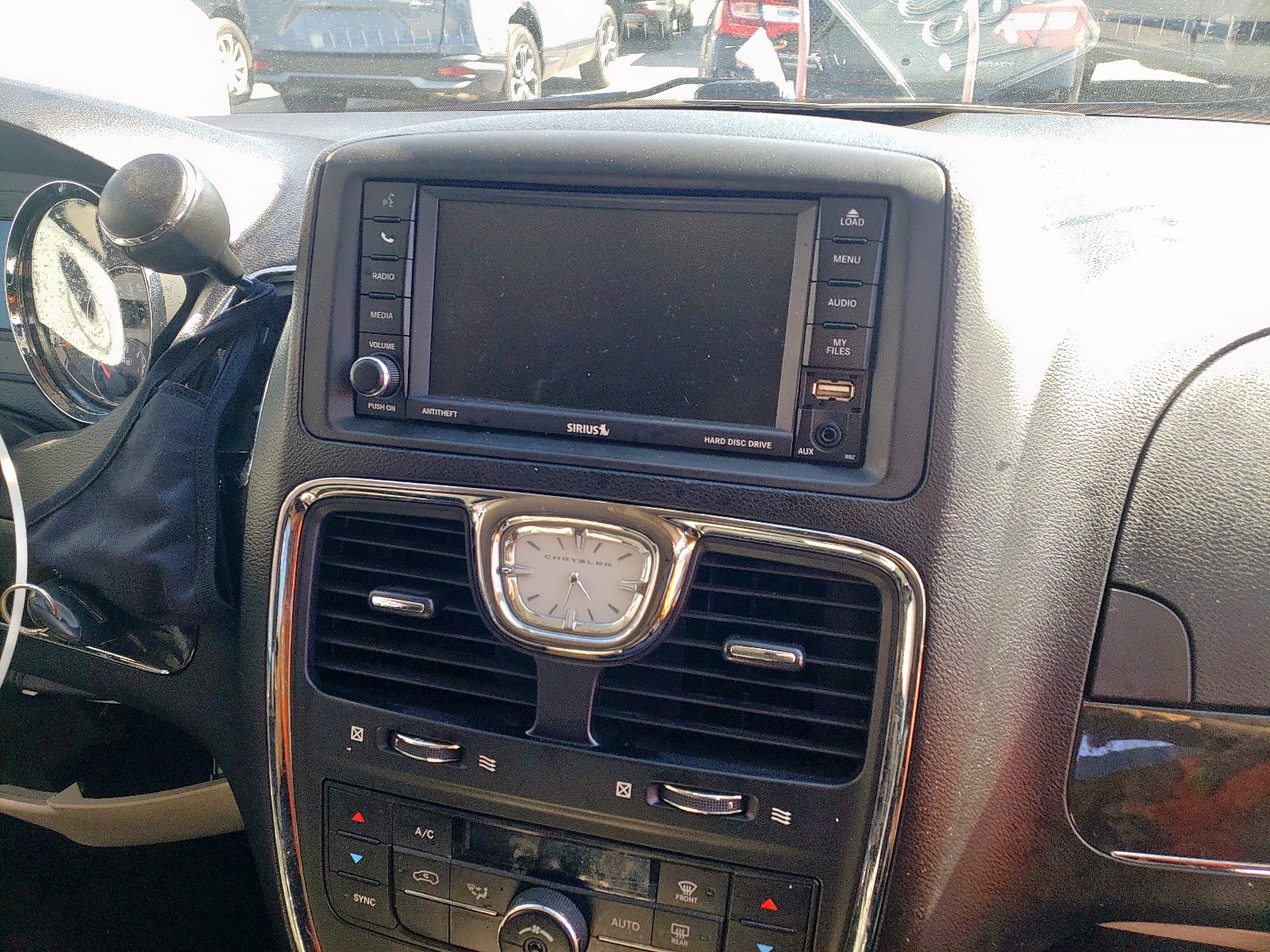 Photo 9 from auction – 2012 CHRYSLER TOWN & COU with VIN 2C4RC1BG2CR157795