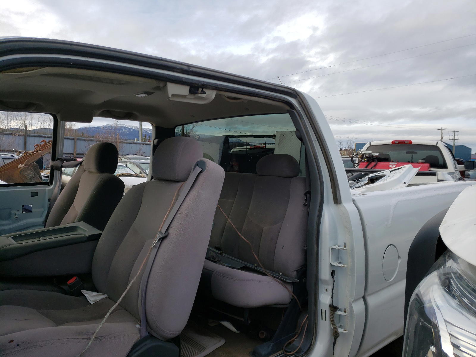 Photo 2 from auction – 2014 GMC SIERRA K35 with VIN 1GD423C85EF142469