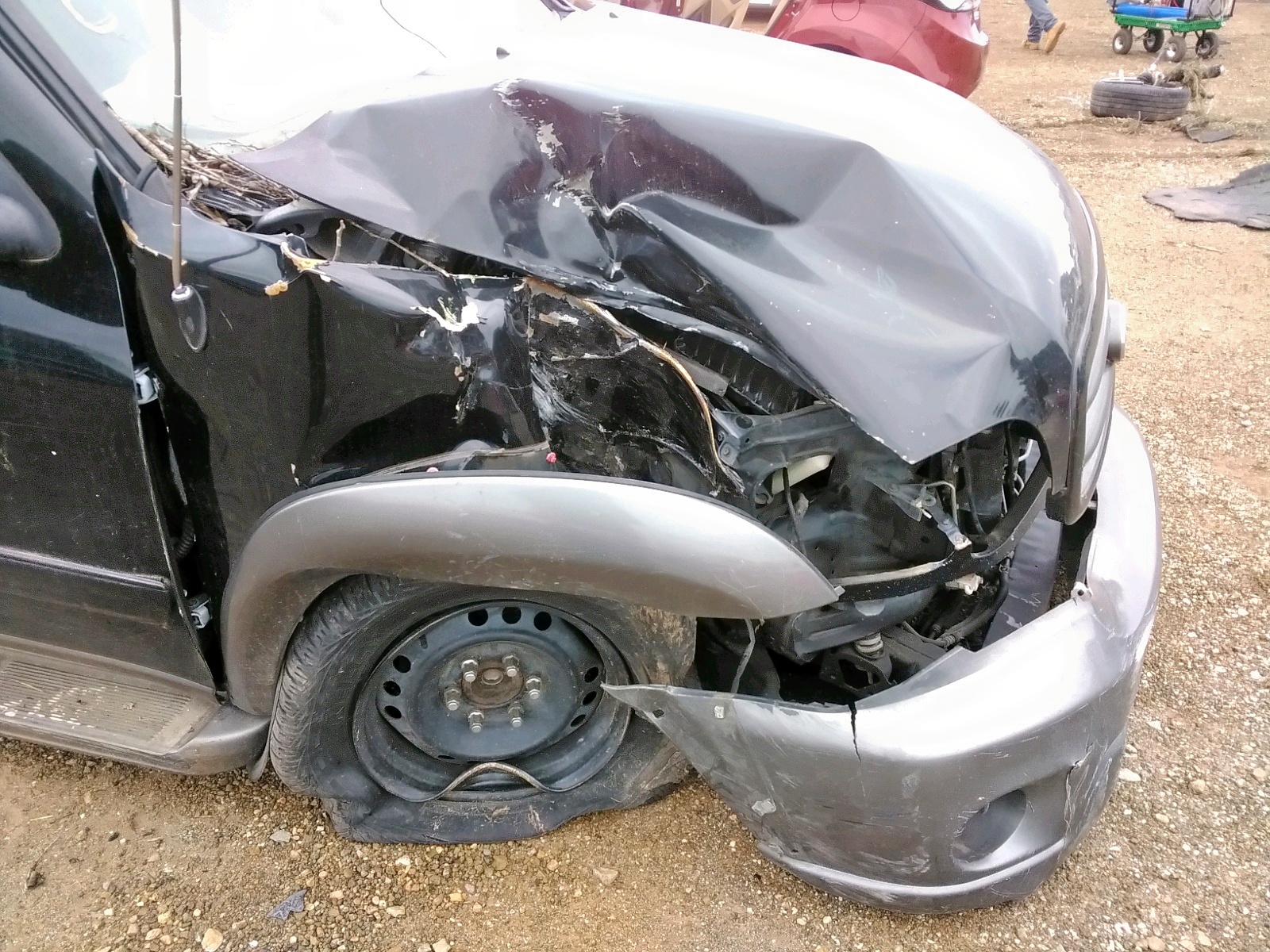 Photo 9 from auction – 2004 TOYOTA SEQUOIA SR with VIN 5TDZT34A14S229292