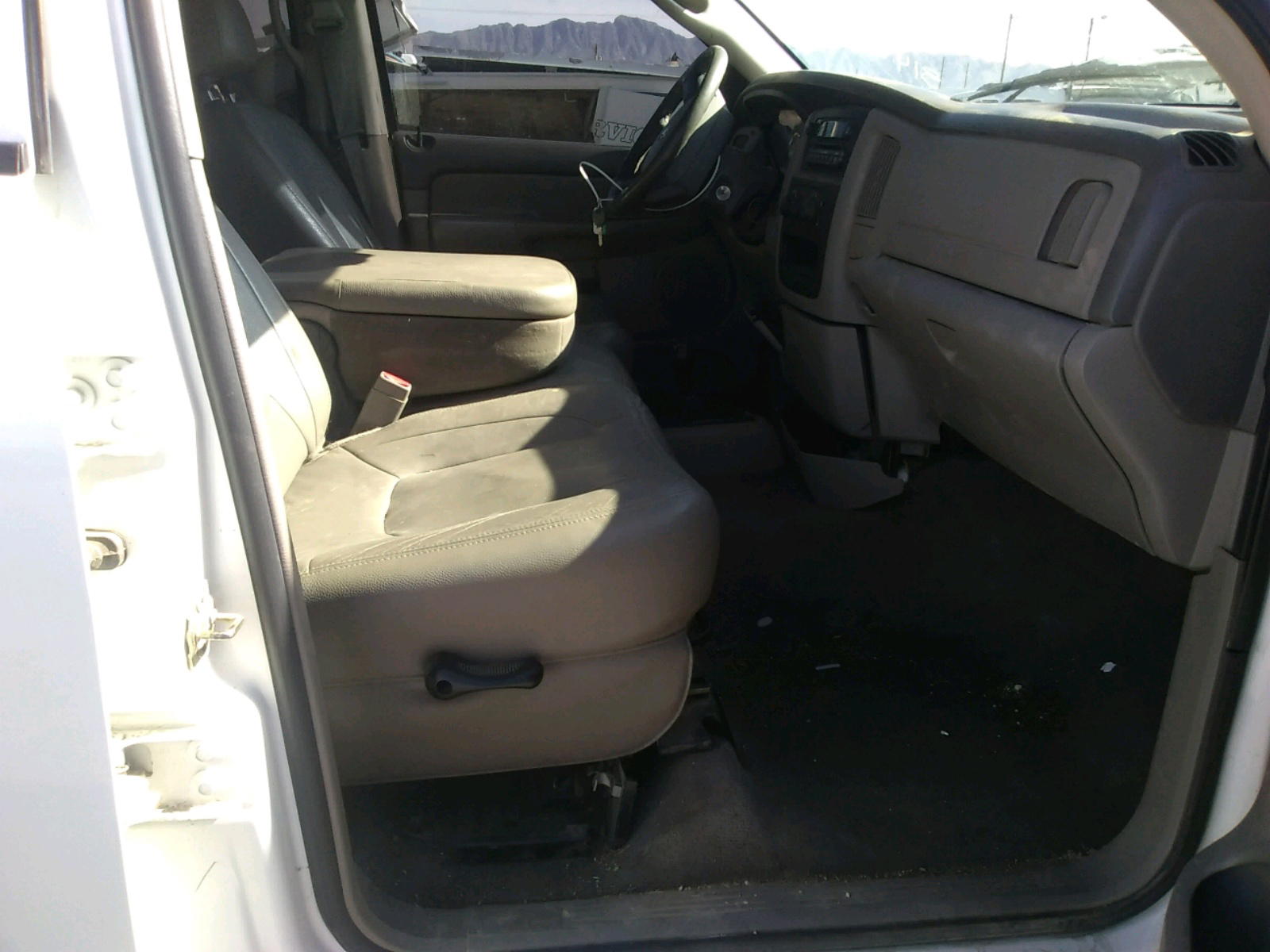 Photo 5 from auction – 2005 DODGE RAM 3500 S with VIN 3D7MS48C55G751444