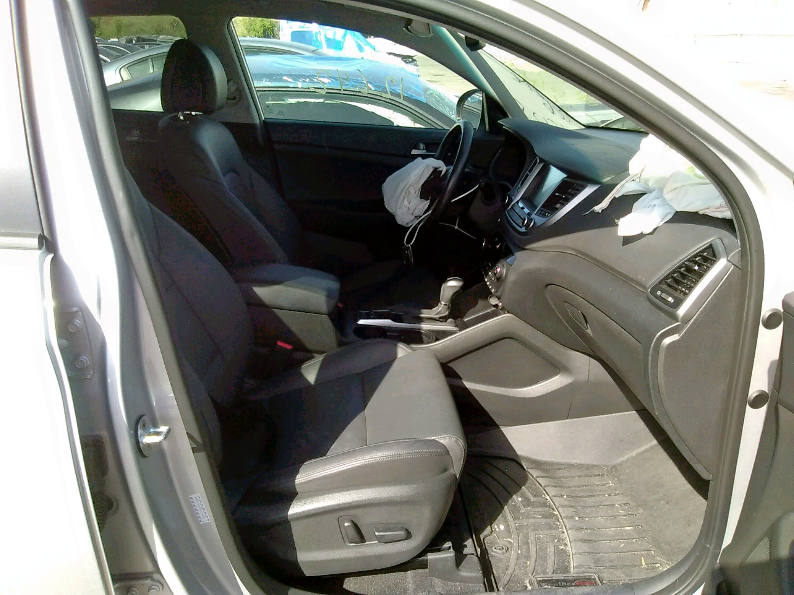 Photo 5 from auction – 2016 HYUNDAI TUCSON LIM with VIN KM8J33A20GU205085