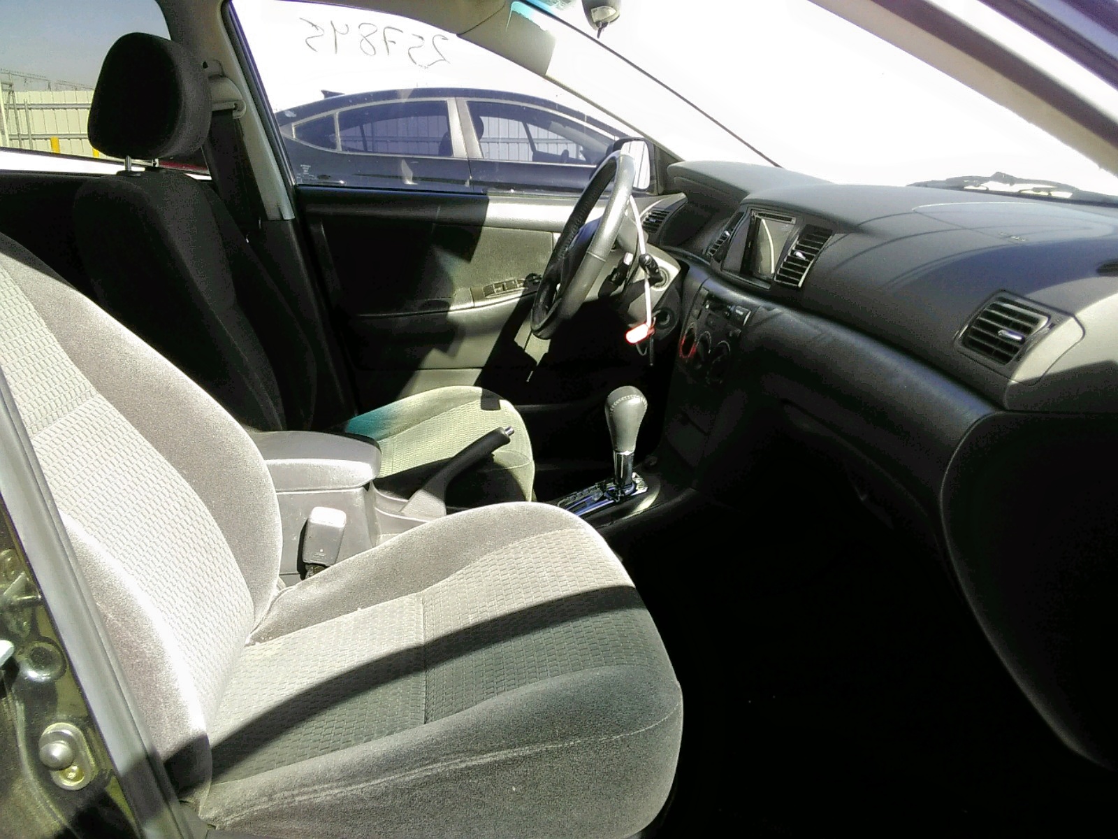 Photo 5 from auction – 2006 TOYOTA COROLLA with VIN 1NXBR32E86Z653987