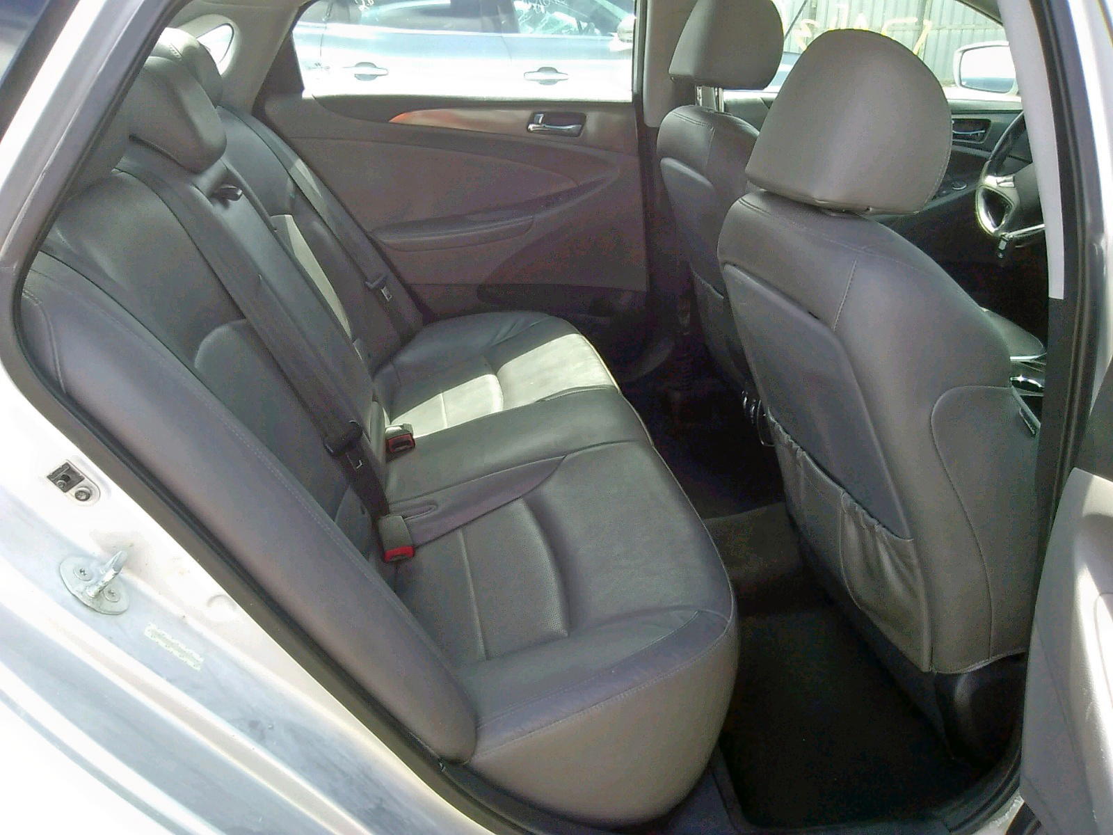 Photo 6 from auction – 2012 HYUNDAI SONATA HYB with VIN KMHEC4A41CA044718