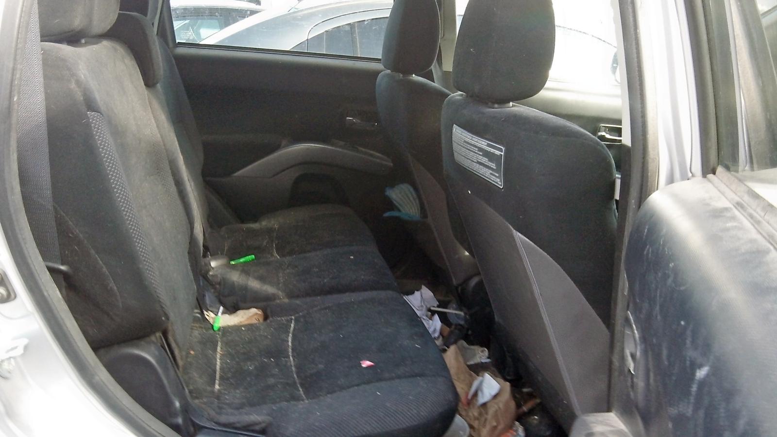 Photo 6 from auction – 2011 MITSUBISHI OUTLANDER with VIN JA4JT3AX0BU602279