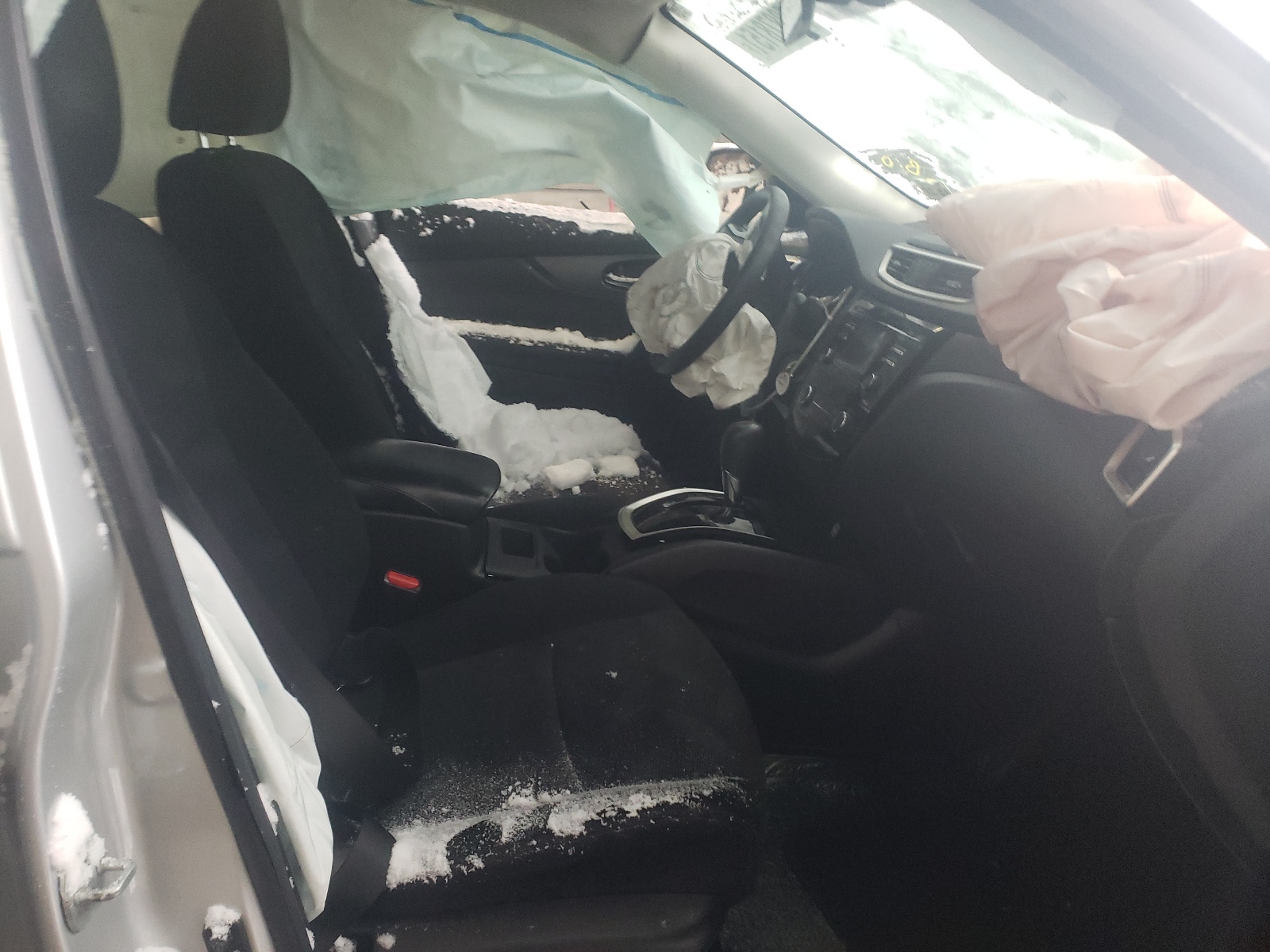 Photo 5 from auction – 2016 NISSAN ROGUE S with VIN 5N1AT2MVXGC921692