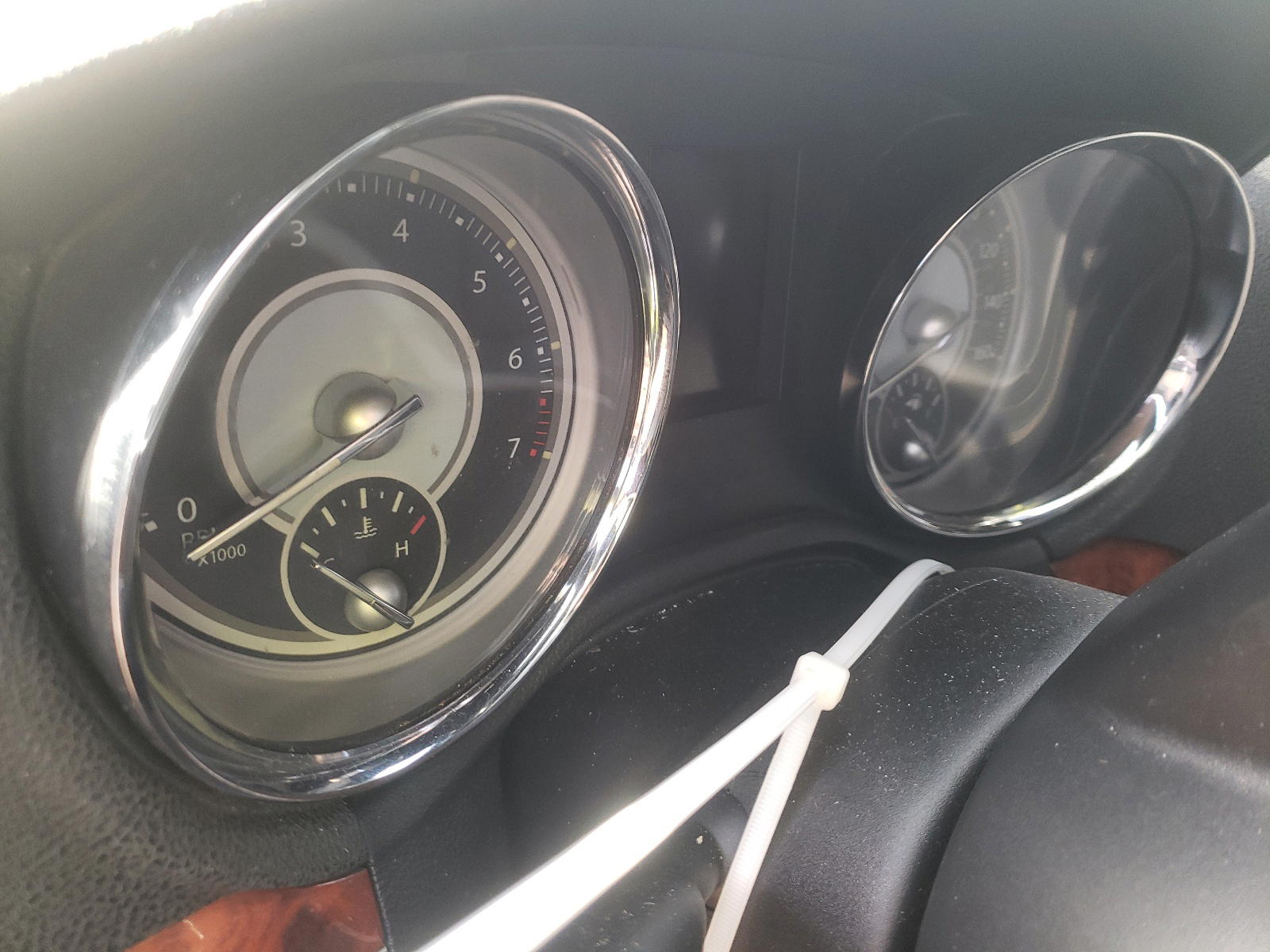 Photo 8 from auction – 2012 CHRYSLER 300 LIMITE with VIN 2C3CCACG5CH248428