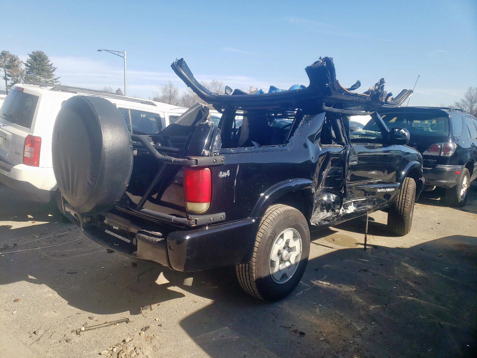 Photo 4 from auction – 2004 CHEVROLET BLAZER with VIN 1GNCT18X74K132718