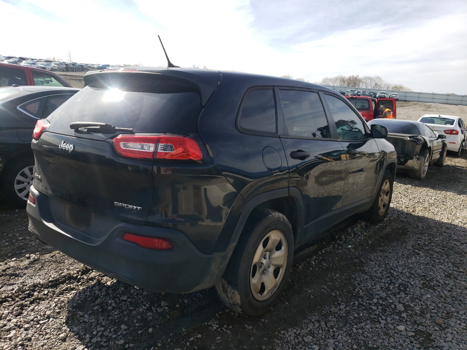 Photo 4 from auction – 2014 JEEP CHEROKEE S with VIN 1C4PJMAB0EW273818