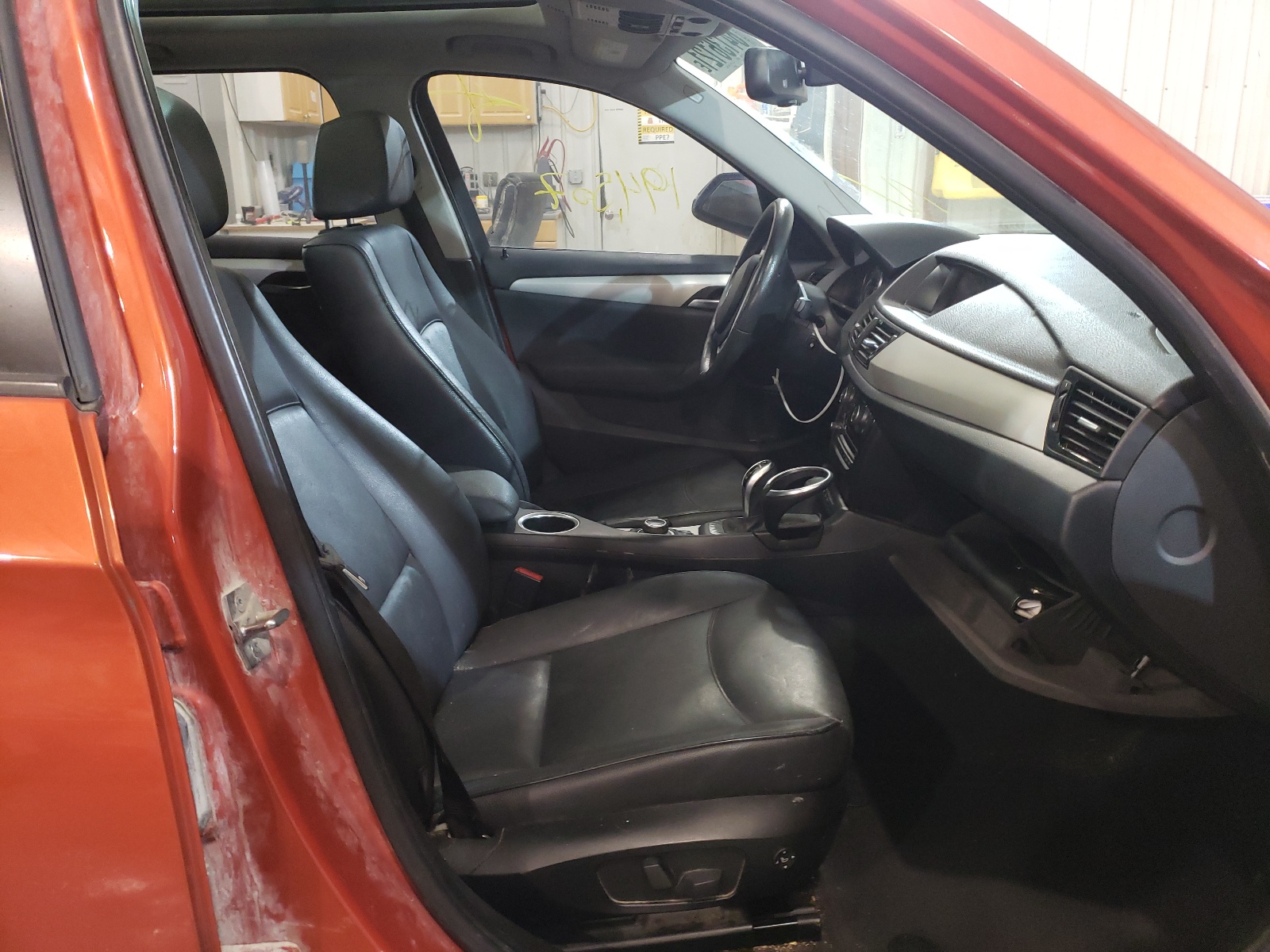Photo 5 from auction – 2013 BMW X1 XDRIVE2 with VIN WBAVL1C59DVR92574