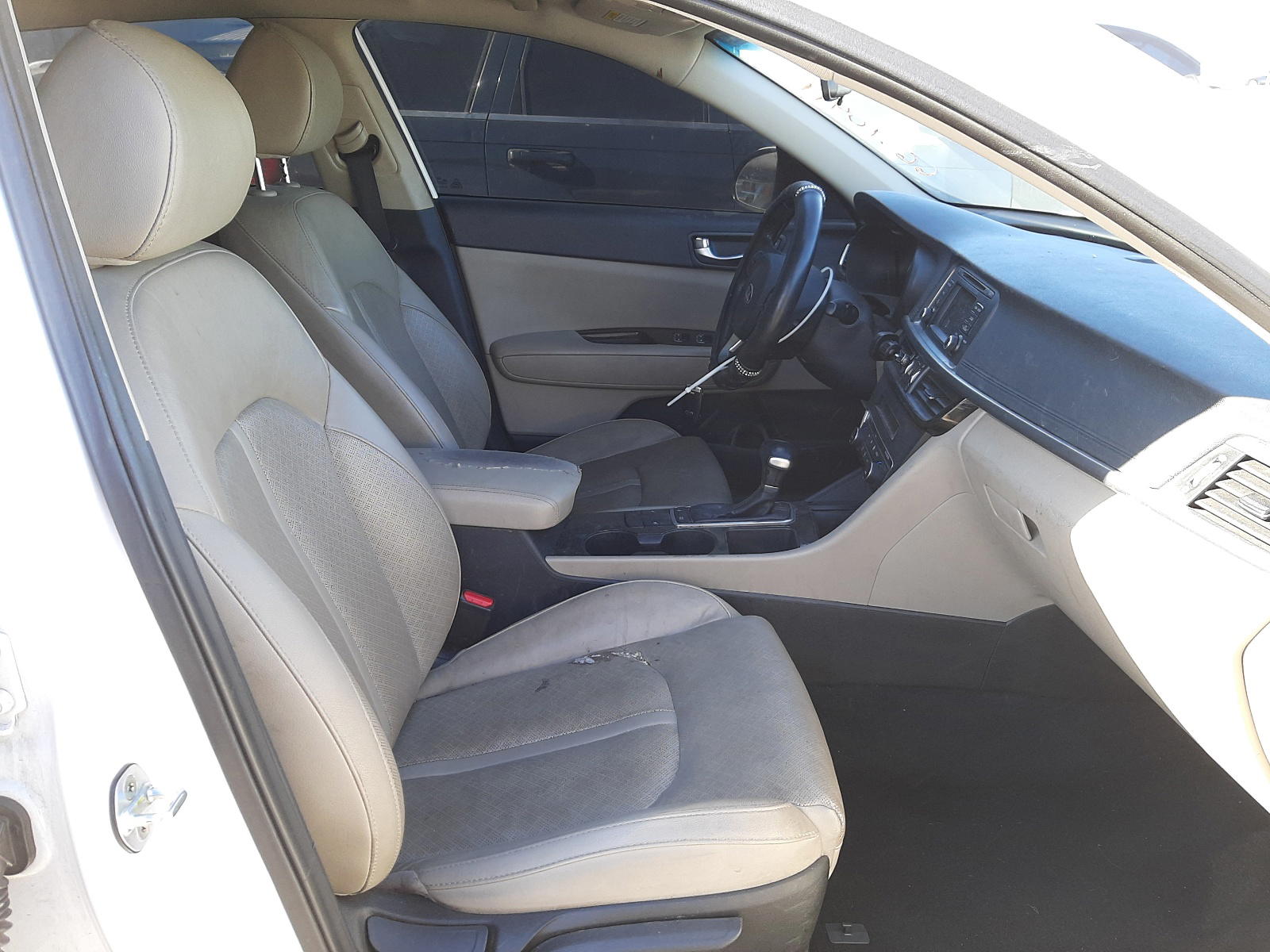 Photo 5 from auction – 2016 KIA OPTIMA EX with VIN 5XXGU4L39GG065504