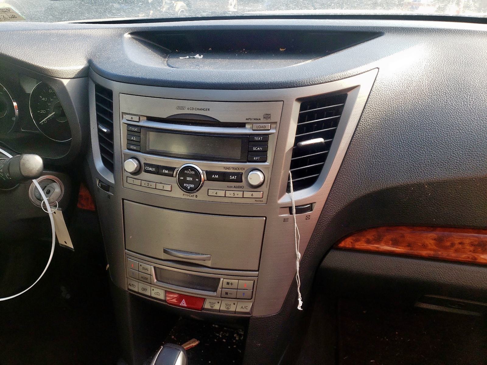 Photo 9 from auction – 2010 SUBARU LEGACY 2.5 with VIN 4S3BMBK66A3211763