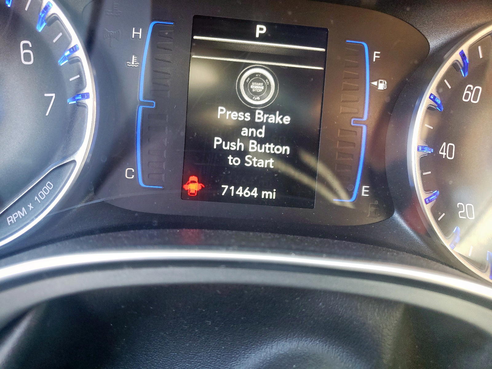 Photo 8 from auction – 2018 CHRYSLER PACIFICA T with VIN 2C4RC1BG1JR178022