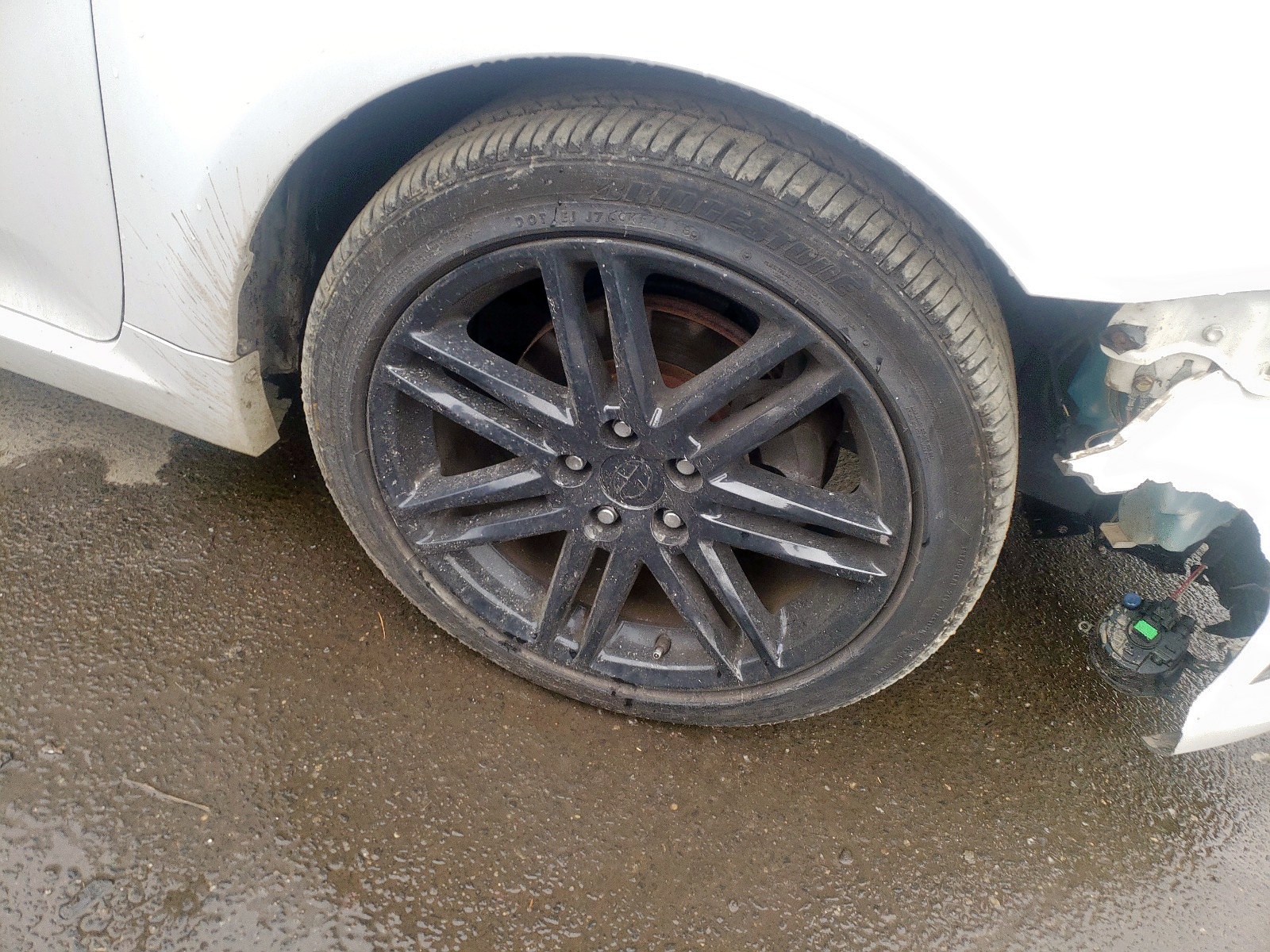 Photo 9 from auction – 2012 TOYOTA SCION TC with VIN JTKJF5C79C3034068