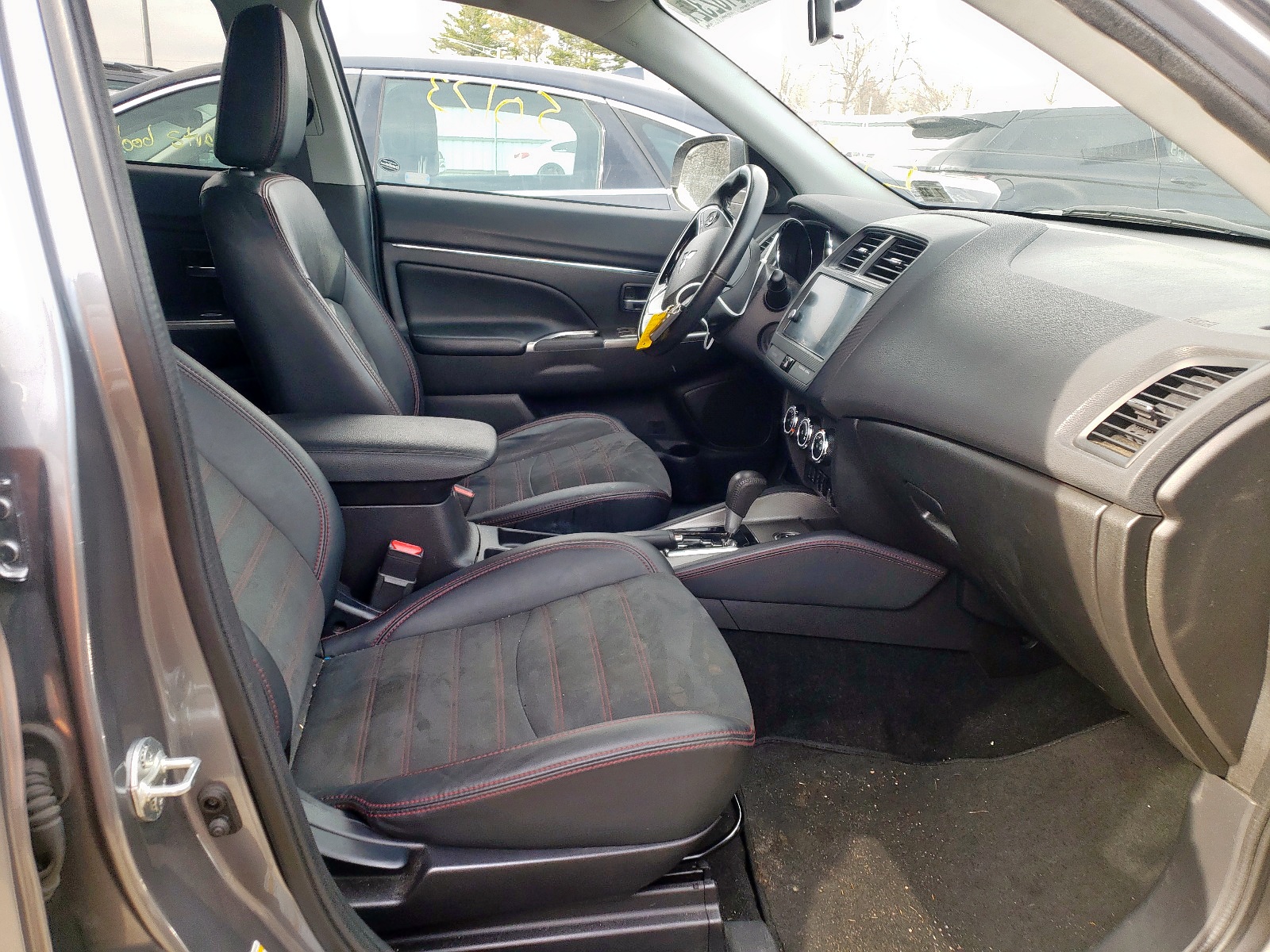 Photo 5 from auction – 2018 MITSUBISHI OUTLANDER with VIN JA4AR3AW6JZ008948
