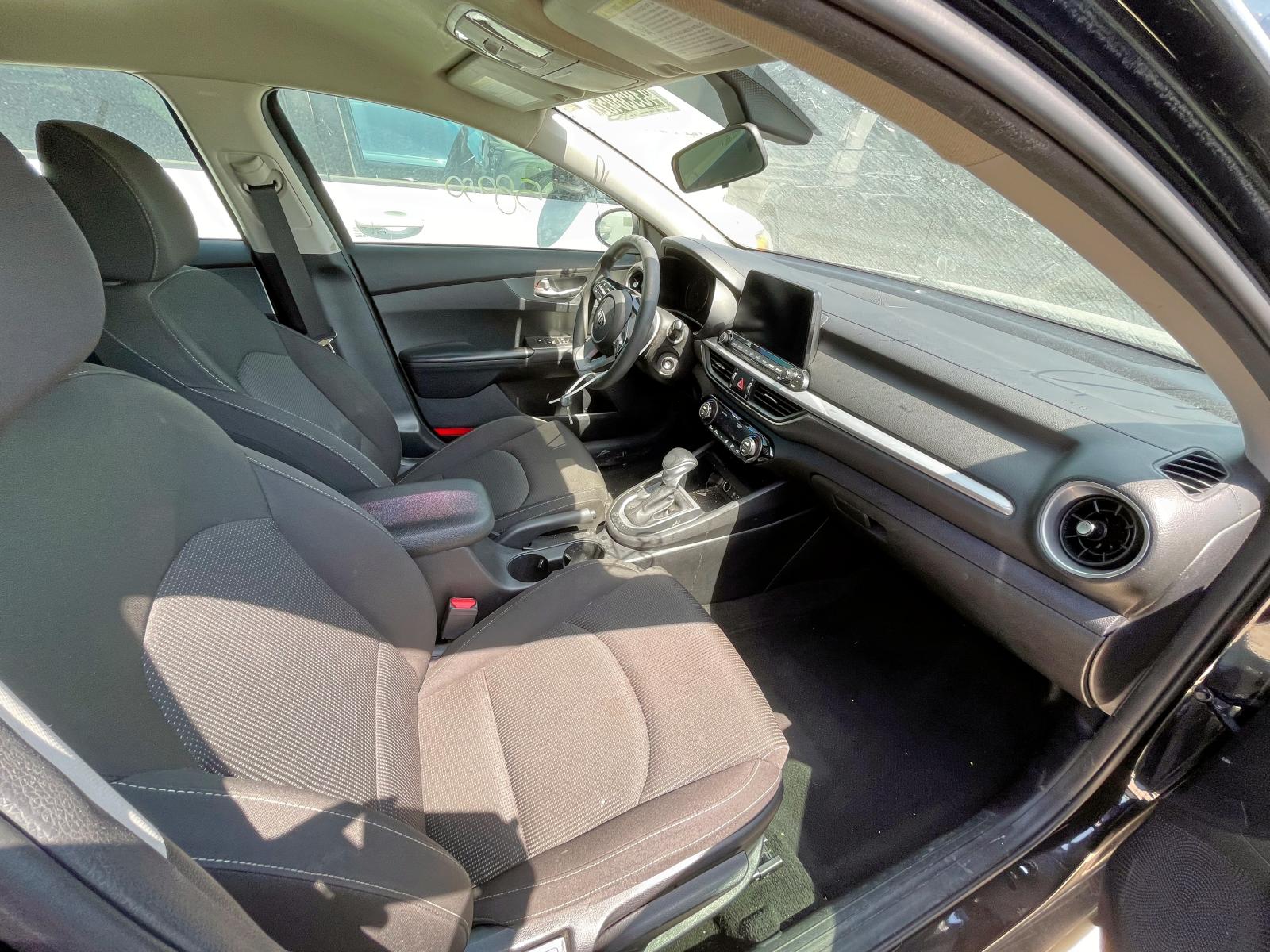 Photo 5 from auction – 2019 KIA FORTE FE with VIN 3KPF24AD3KE006091