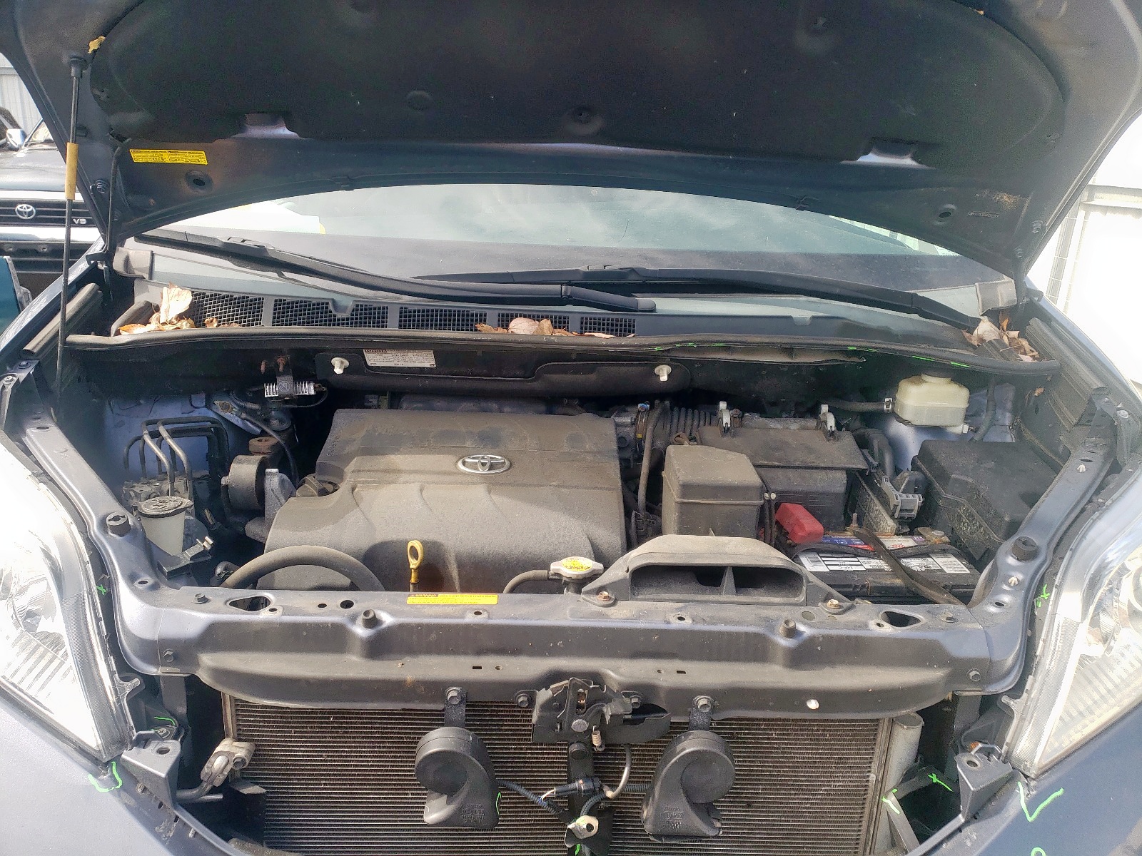 Photo 7 from auction – 2015 TOYOTA SIENNA XLE with VIN 5TDYK3DC6FS597549