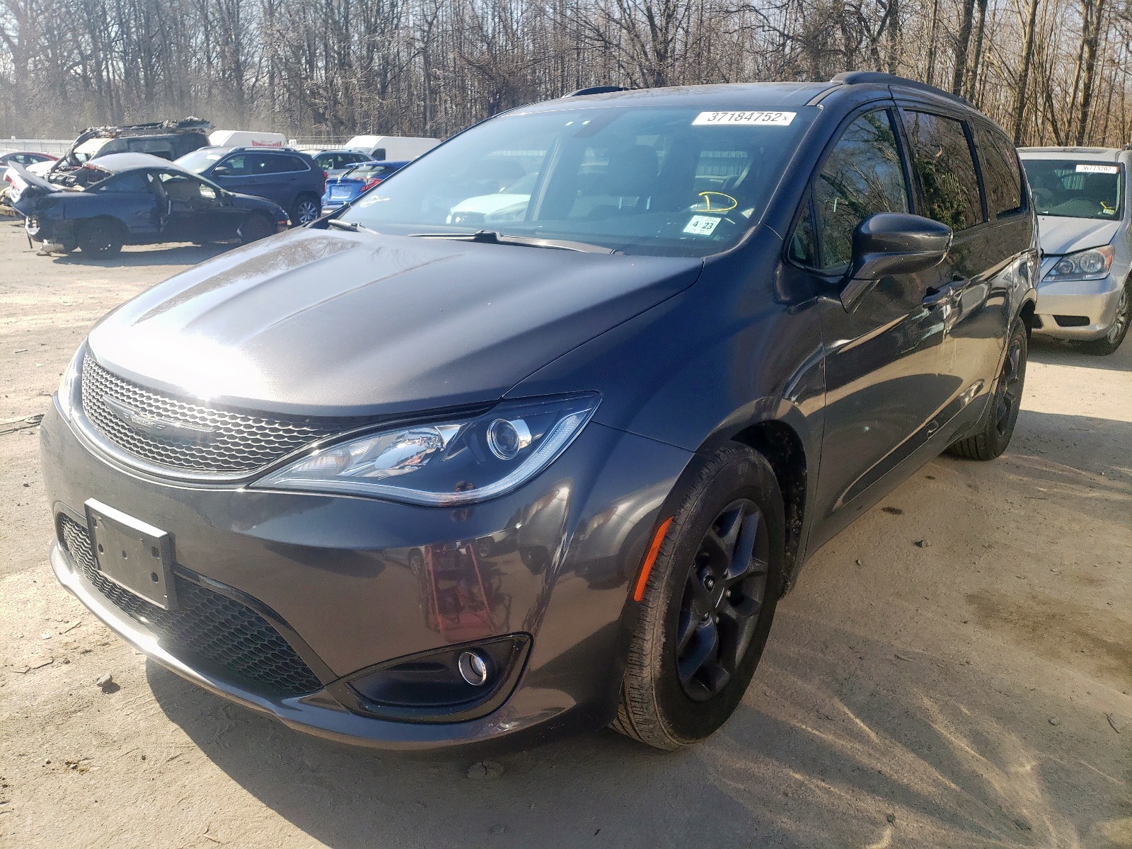 صورة رقم 2 من المزاد - 2018 CHRYSLER PACIFICA T مع VIN 2C4RC1BG1JR178022