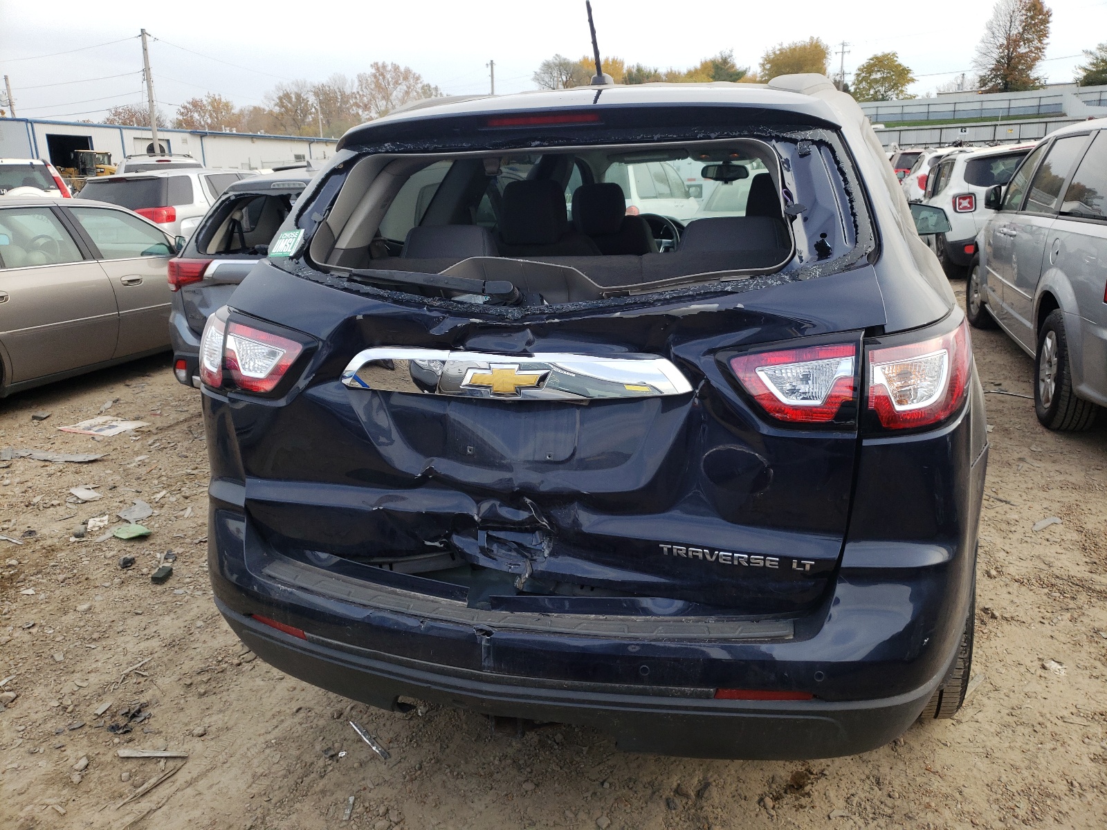 Photo 9 from auction – 2015 CHEVROLET TRAVERSE L with VIN 1GNKRGKD3FJ269126