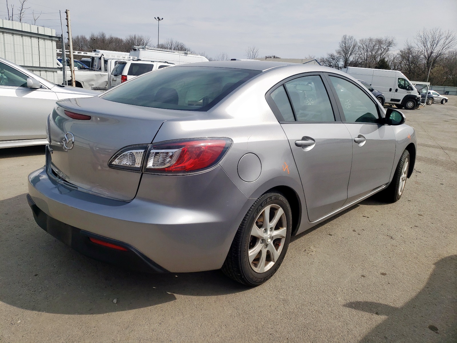 Zdjęcie 4 z aukcji – 2011 MAZDA 3 I z VIN JM1BL1VG6B1404168