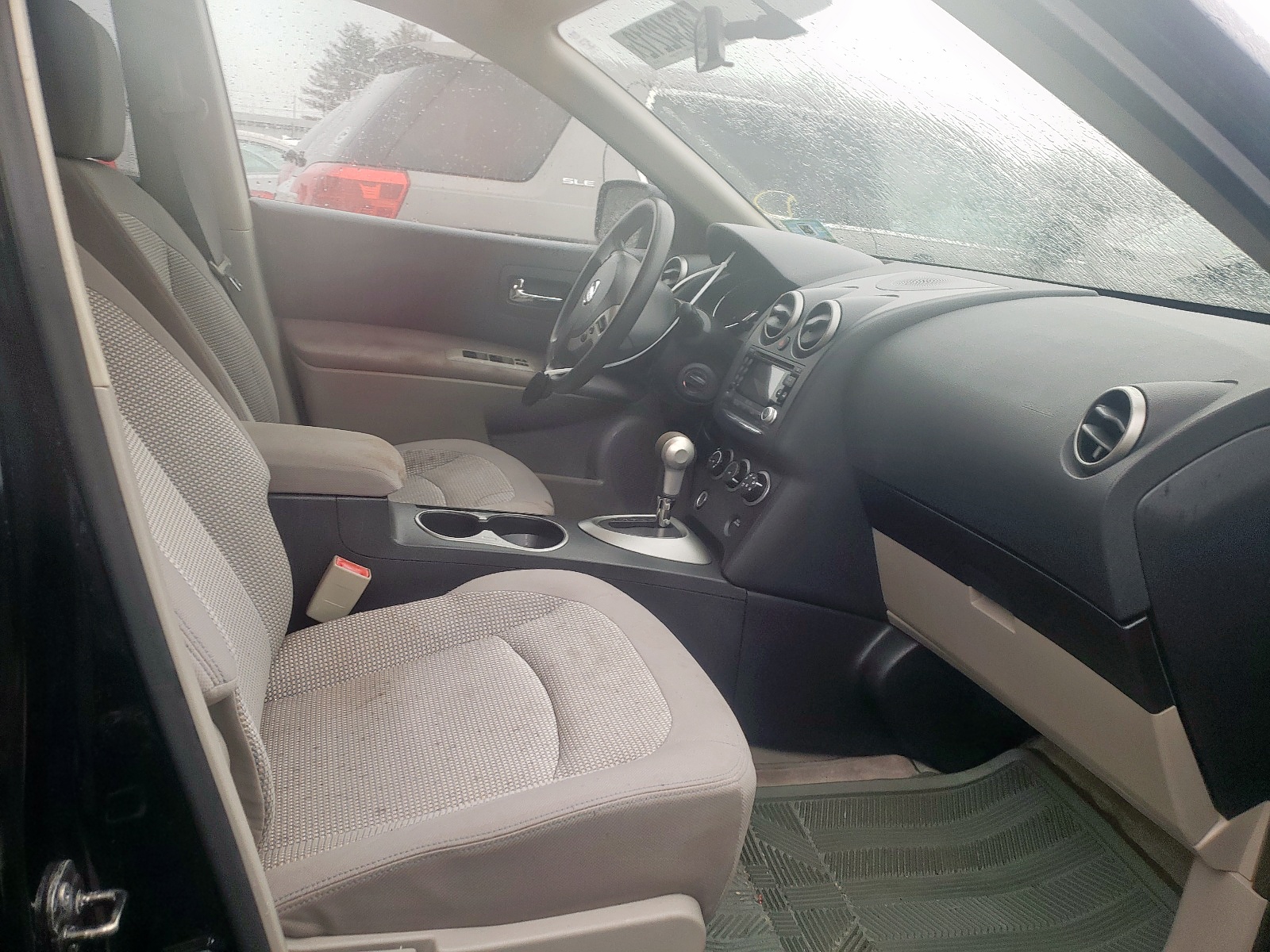 Photo 5 from auction – 2011 NISSAN ROGUE S with VIN JN8AS5MV9BW686531