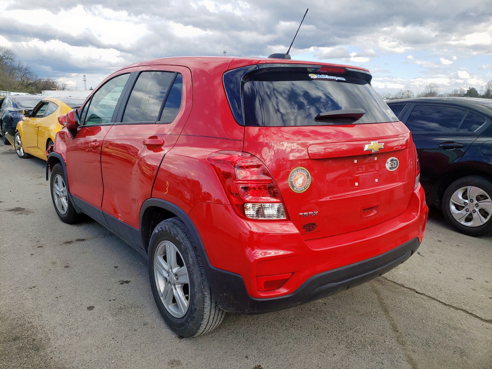 Photo 3 from auction – 2020 CHEVROLET TRAX LS with VIN KL7CJKSB4LB345056