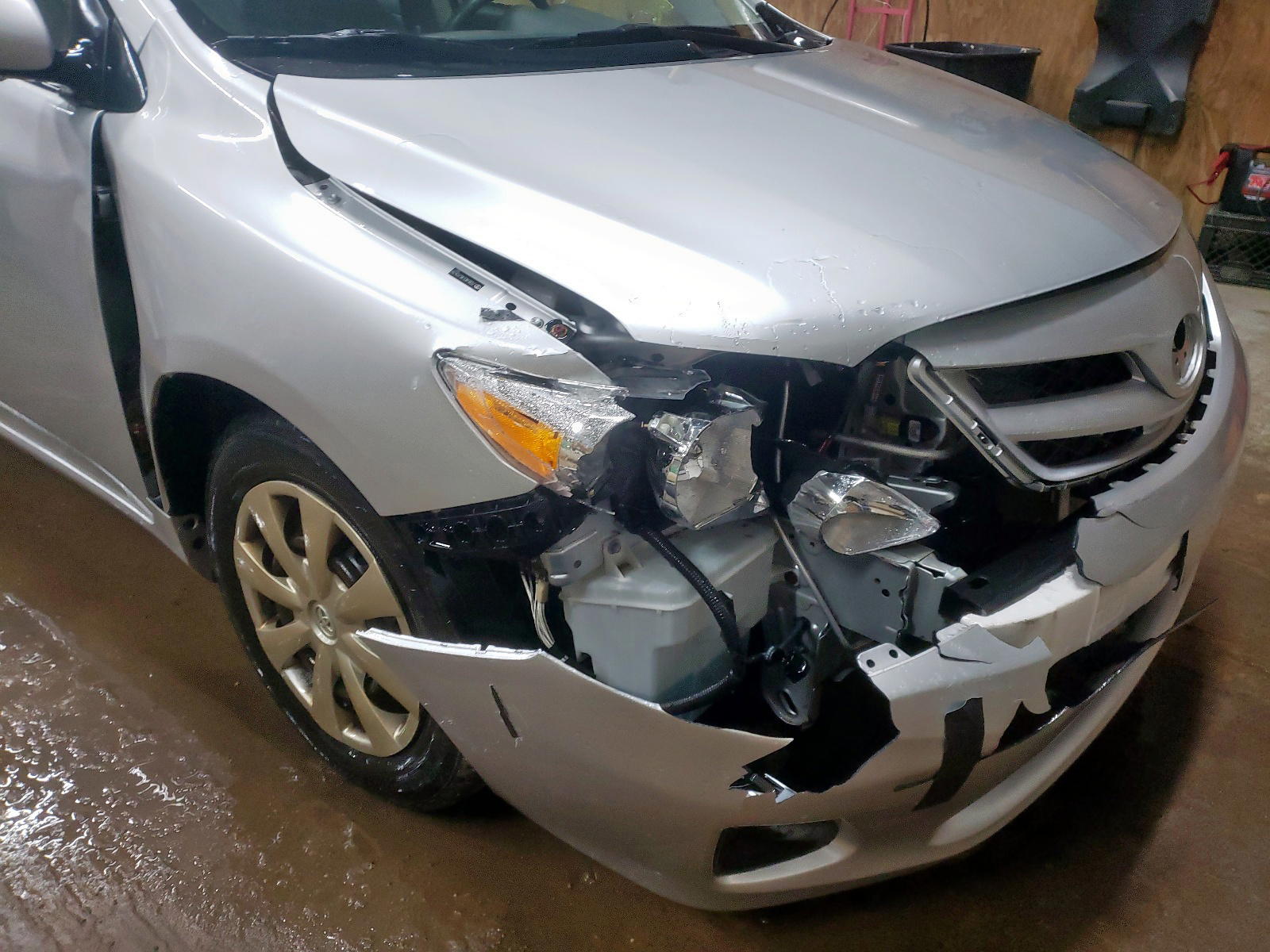 Photo 9 from auction – 2011 TOYOTA COROLLA BA with VIN JTDBU4EE4BJ106781
