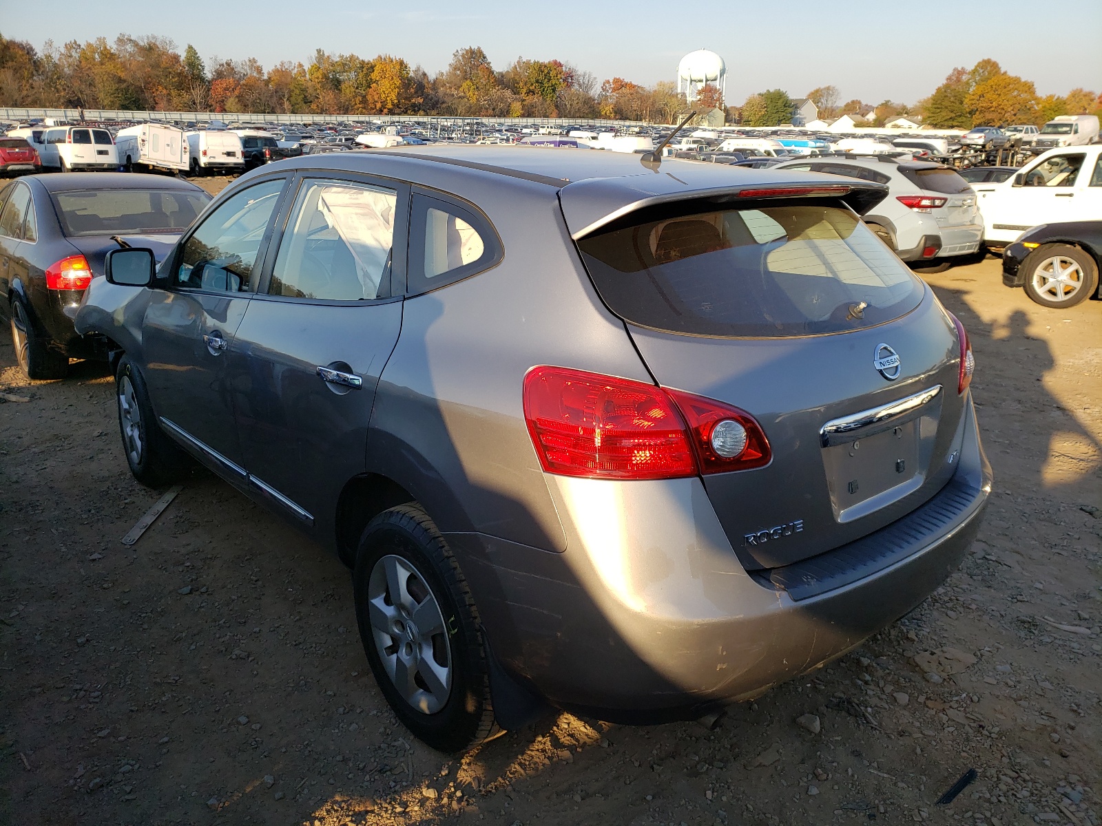 Photo 3 from auction – 2011 NISSAN ROGUE S with VIN JN8AS5MV8BW683247