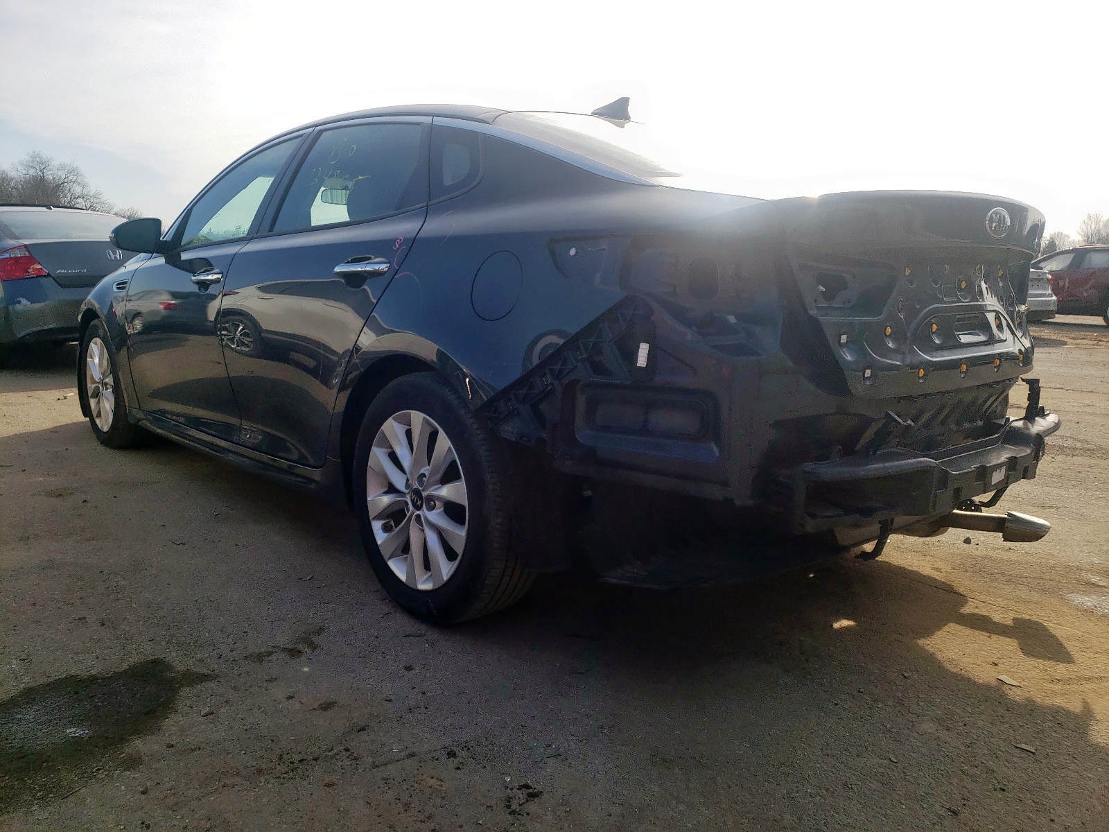 Photo 3 from auction – 2016 KIA OPTIMA LX with VIN 5XXGT4L37GG065293