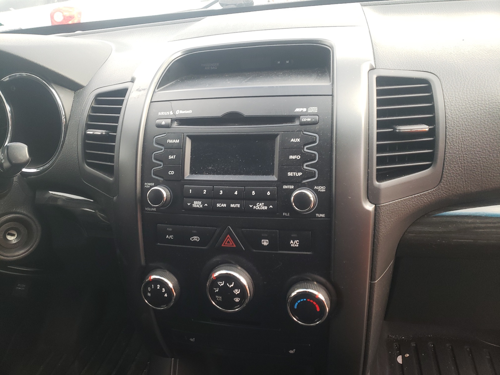 Photo 9 from auction – 2011 KIA SORENTO BA with VIN 5XYKT4A24BG071464