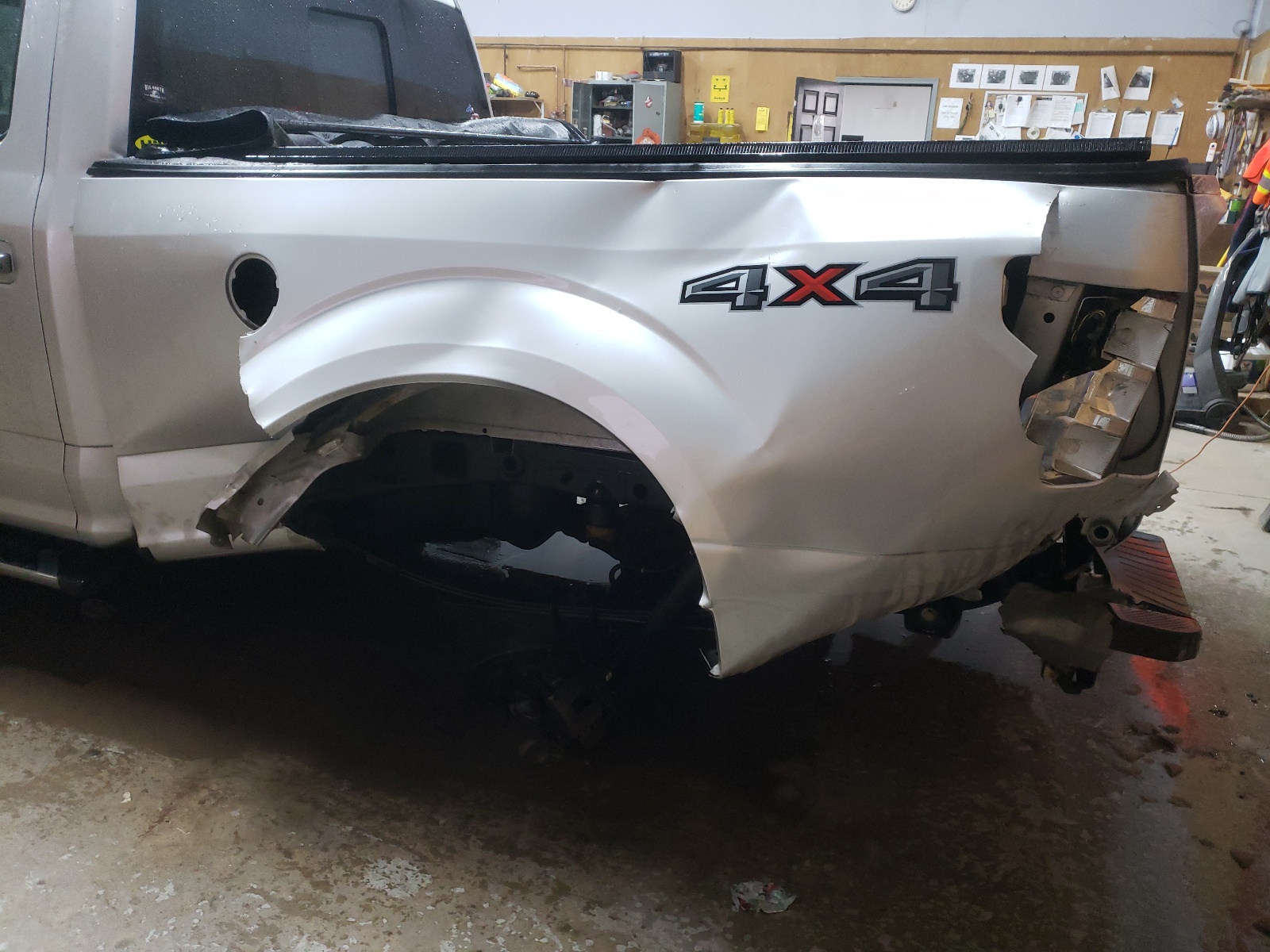 Photo 9 from auction – 2019 FORD F150 SUPER with VIN 1FTFW1E43KFC25541
