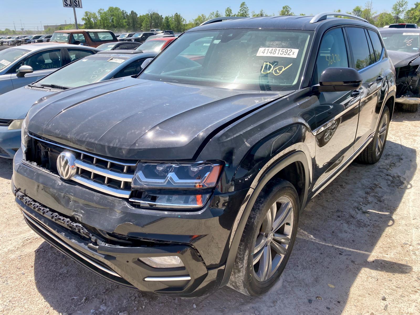 Photo 2 from auction – 2018 VOLKSWAGEN ATLAS SE with VIN 1V2FR2CA1JC573102