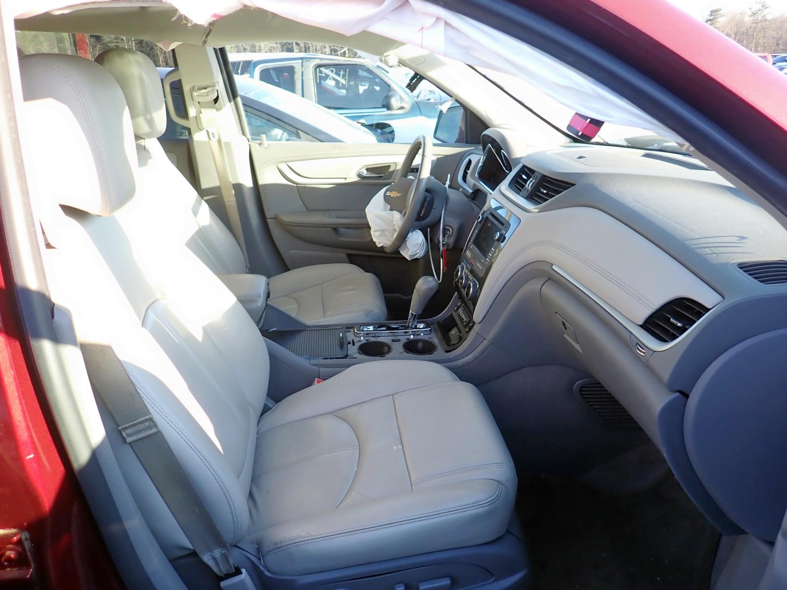 Photo 5 from auction – 2017 CHEVROLET TRAVERSE L with VIN 1GNKVHKD6HJ148336