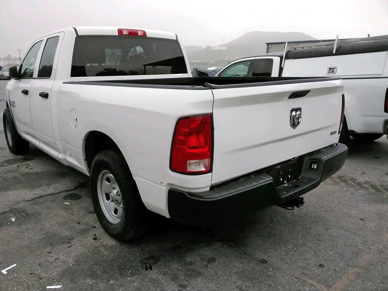 Photo 14 from auction – 2018 RAM 1500 ST with VIN 1C6RR6FG6JS256290