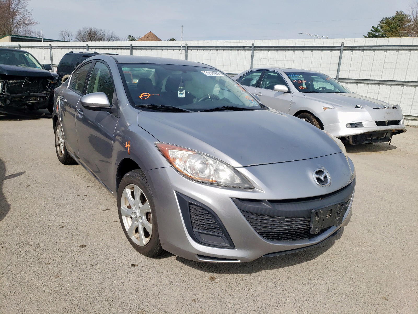 MAZDA 3 I 2011 with VIN JM1BL1VG6B1404168 - Photo from auction