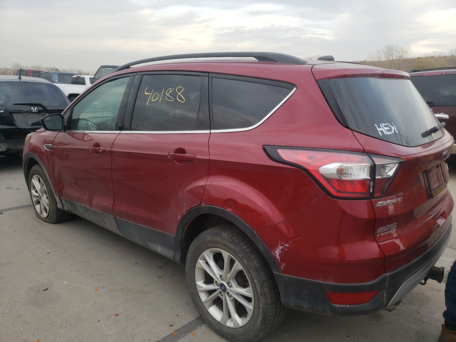 Photo 3 from auction – 2018 FORD ESCAPE SE with VIN 1FMCU9GD1JUD15944
