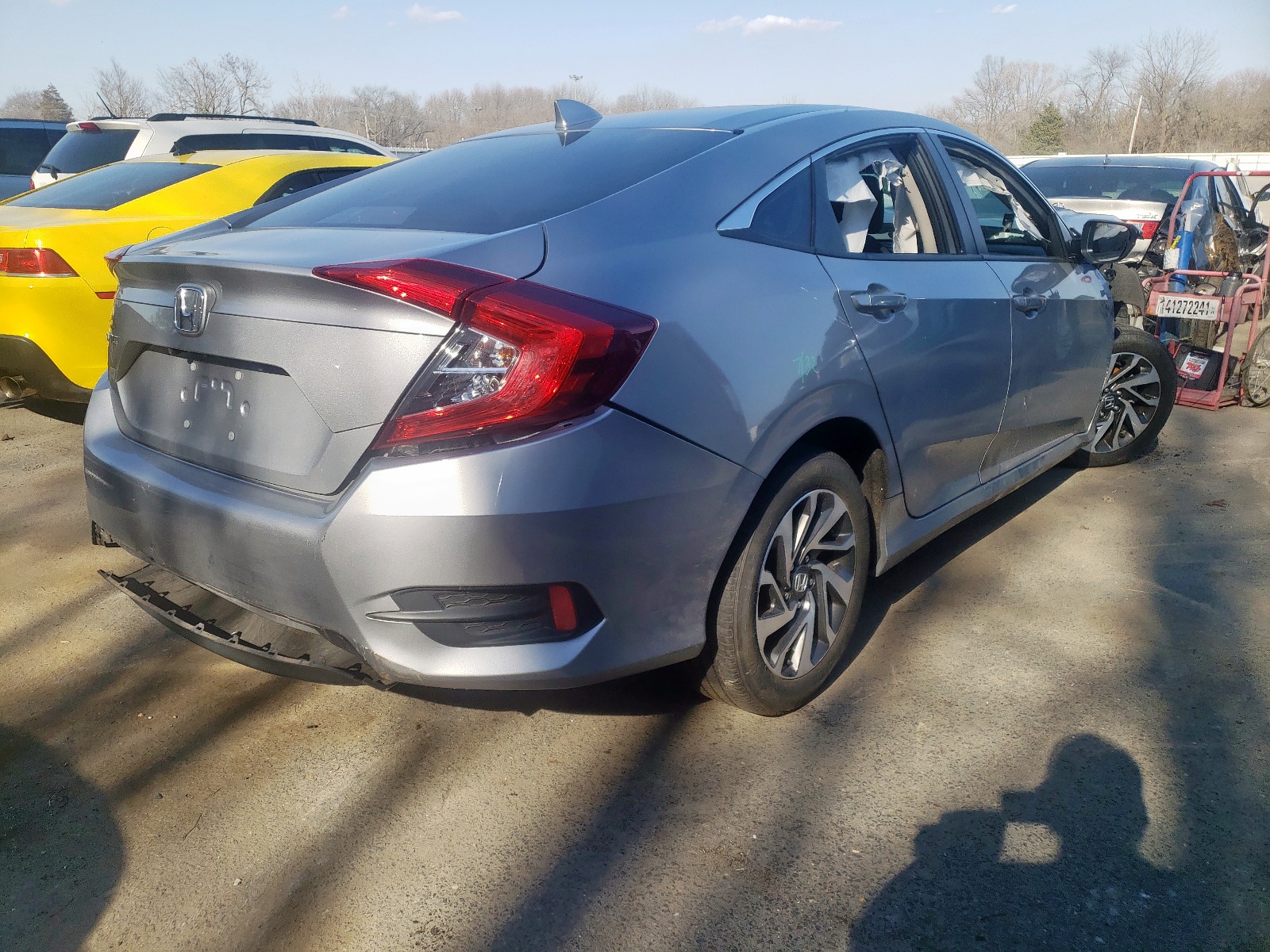 Photo 4 from auction – 2018 HONDA CIVIC EX with VIN 2HGFC2F86JH502682