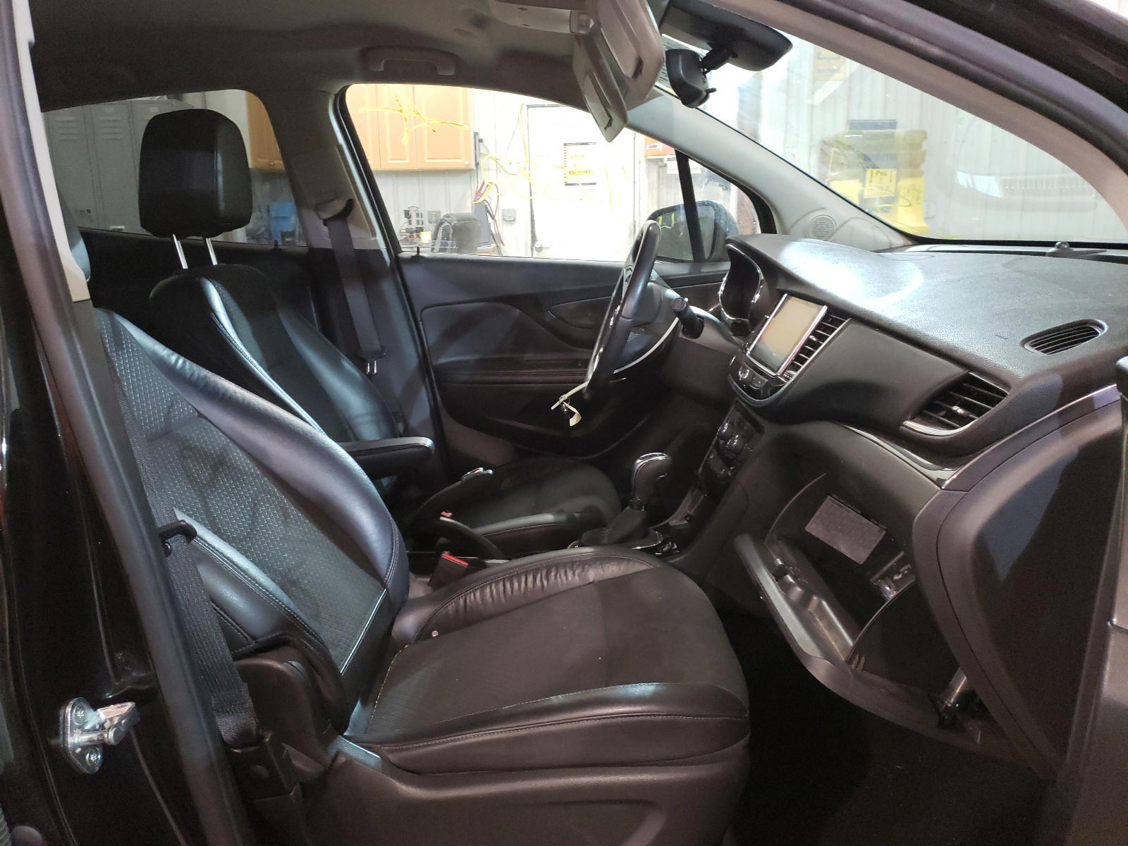 Photo 5 from auction – 2017 BUICK ENCORE PRE with VIN KL4CJASB4HB211520