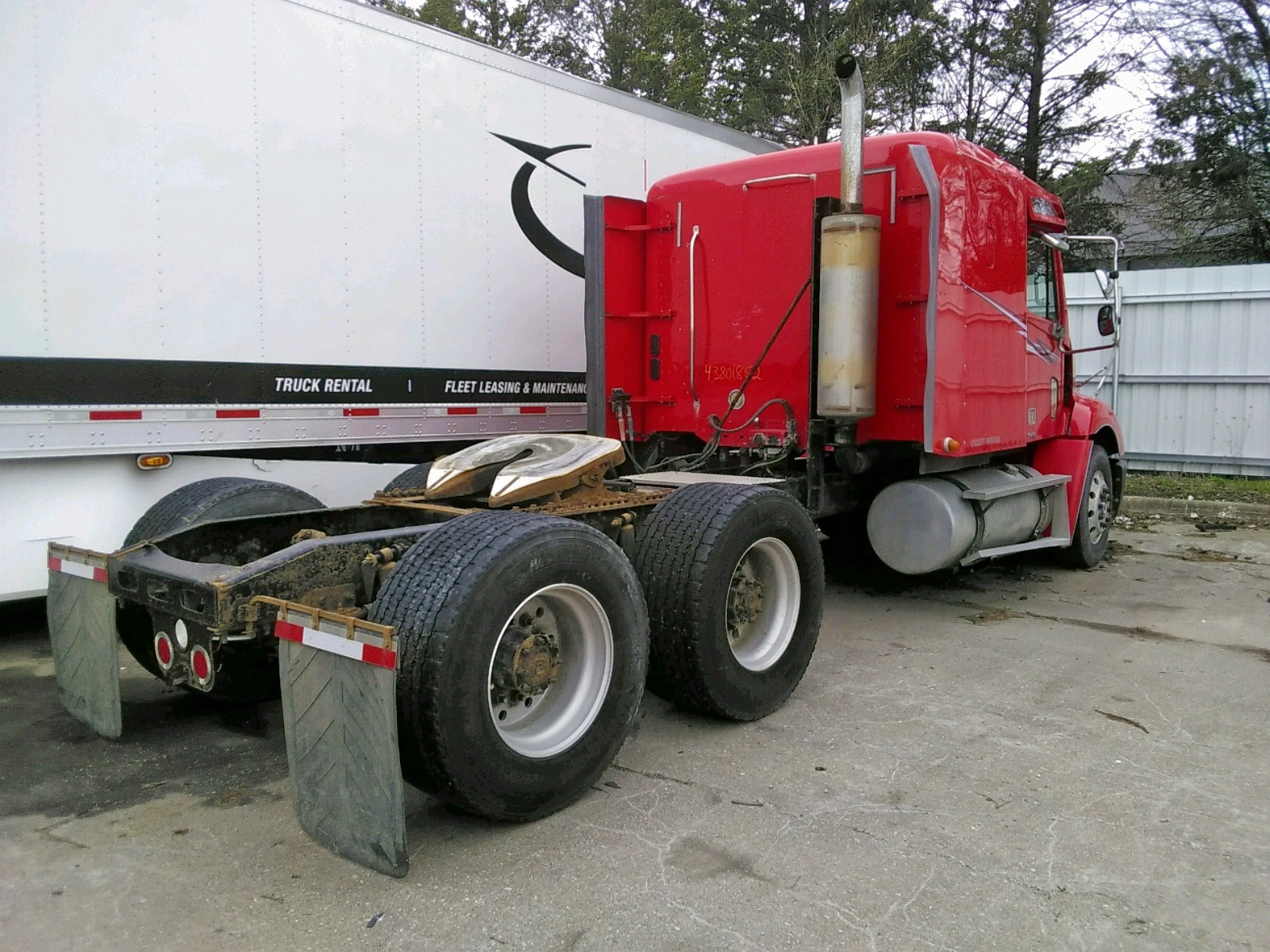 Photo 4 from auction – 2007 FREIGHTLINER COLUMBIA 1 with VIN 1FUJF0DE27LW74516