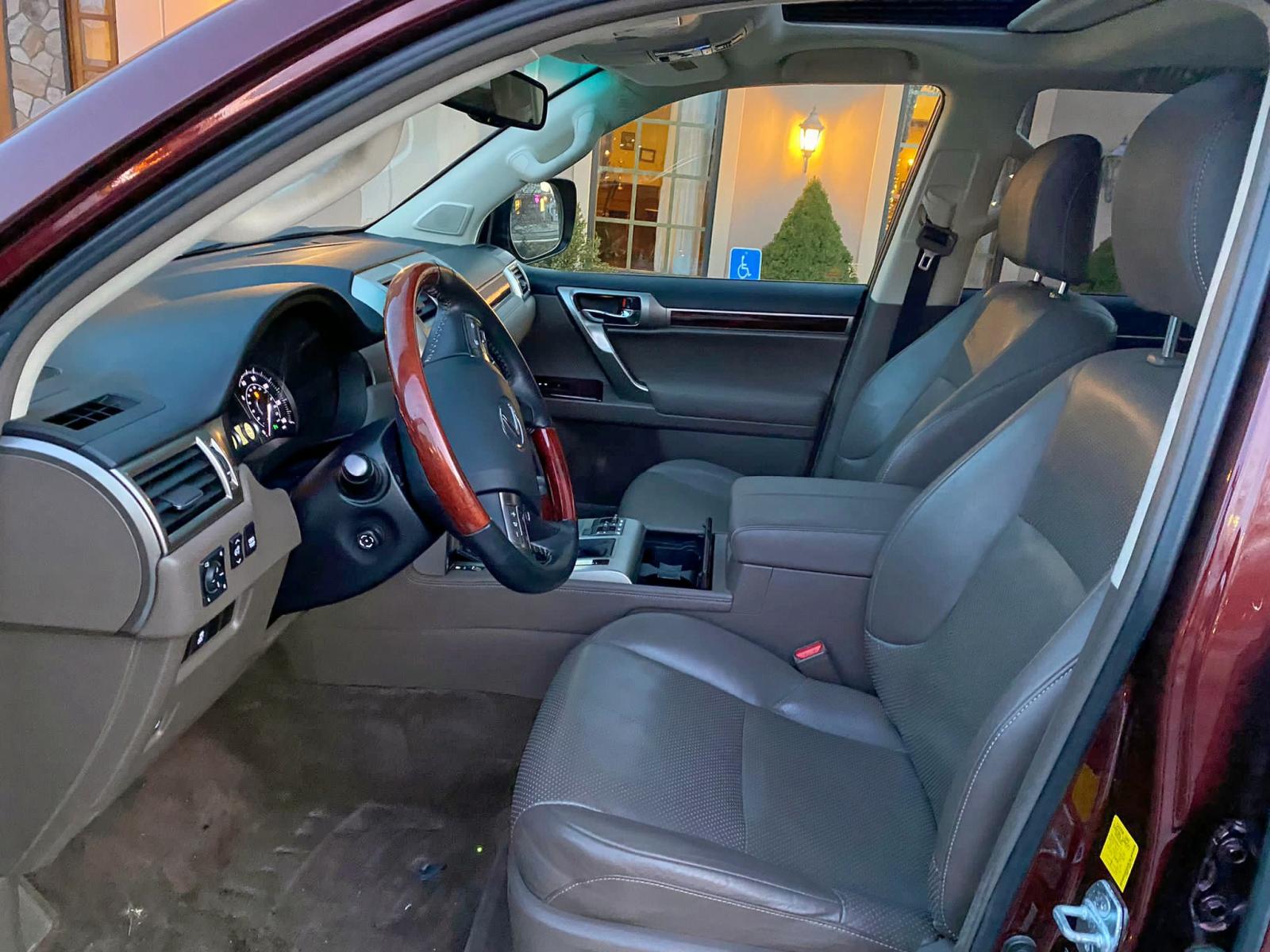 Photo 7 from auction – 2011 LEXUS GX 460 with VIN JTJBM7FX8B5027797