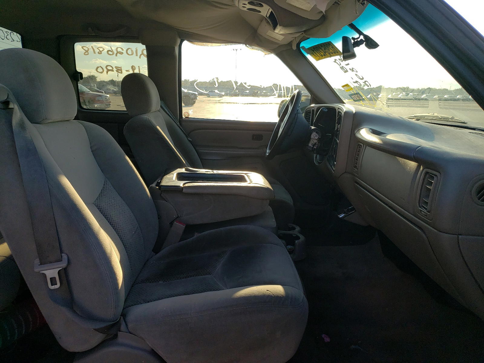 Photo 5 from auction – 2005 CHEVROLET SILVERADO with VIN 2GCEC19V551155219