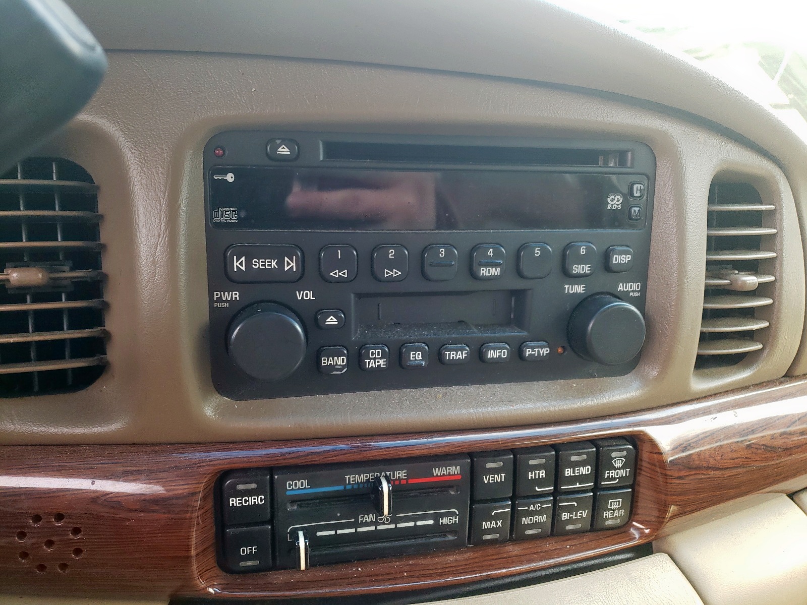 Photo 10 from auction – 2004 BUICK LESABRE CU with VIN 1G4HP54K144122366
