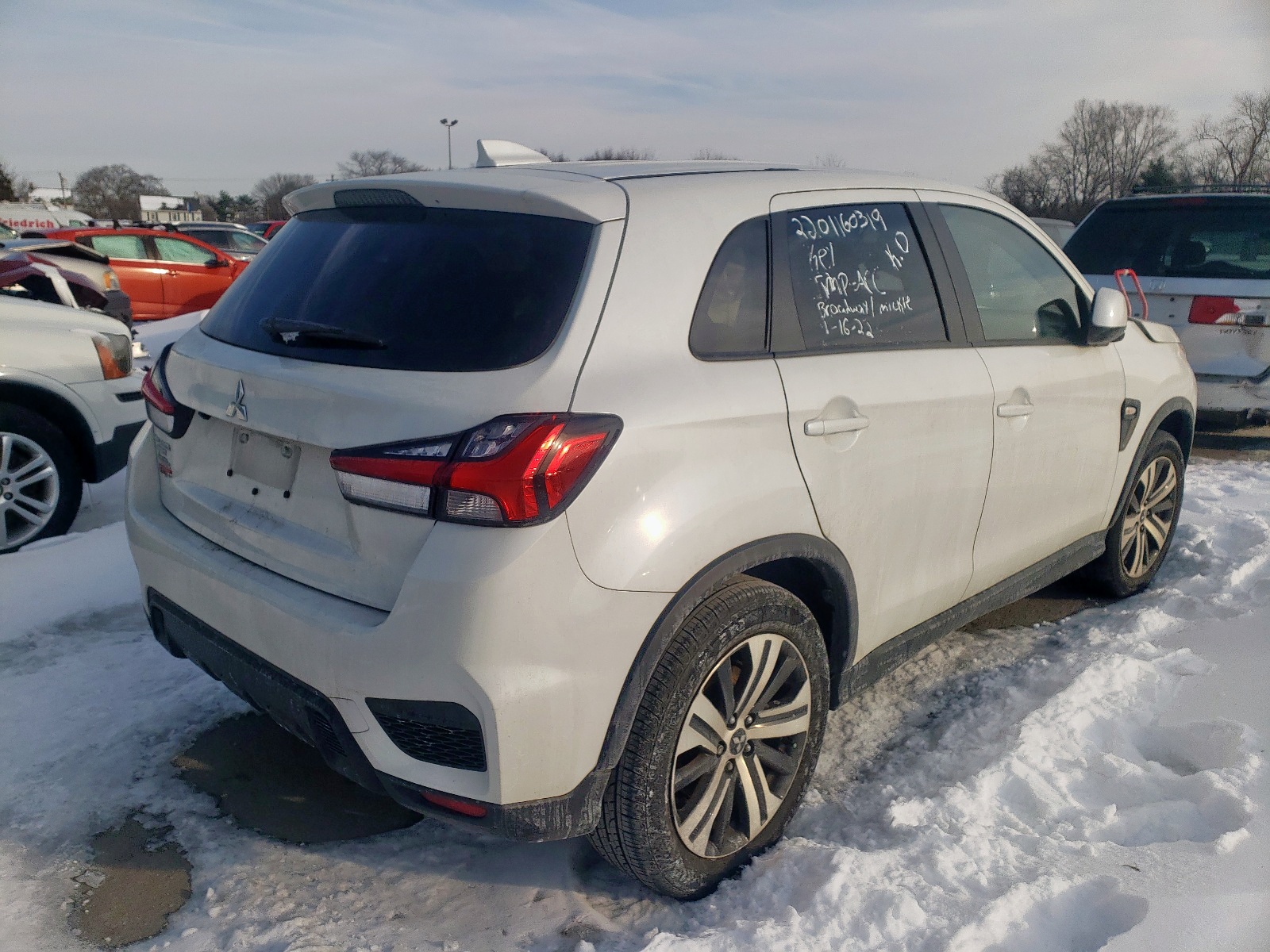 Photo 4 from auction – 2020 MITSUBISHI OUTLANDER with VIN JA4AP3AU6LU008517