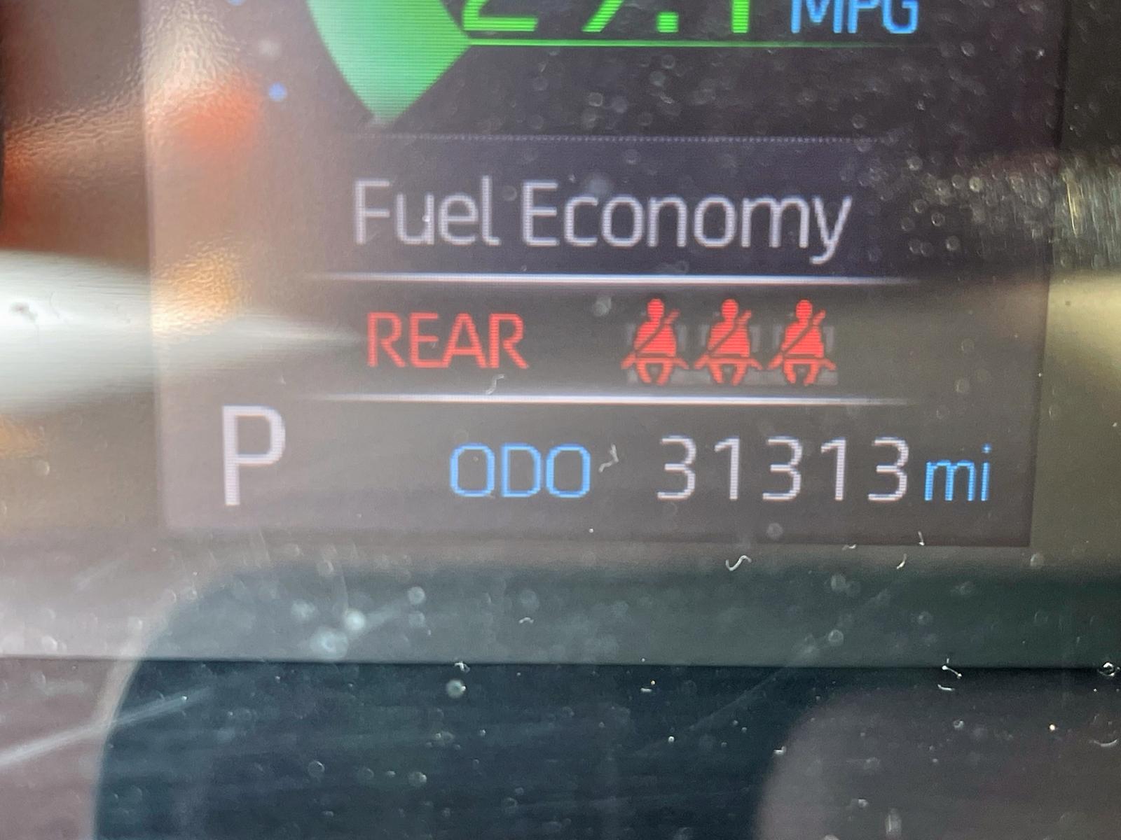 Photo 8 from auction – 2020 TOYOTA RAV4 XLE with VIN JTMW1RFVXLD047497