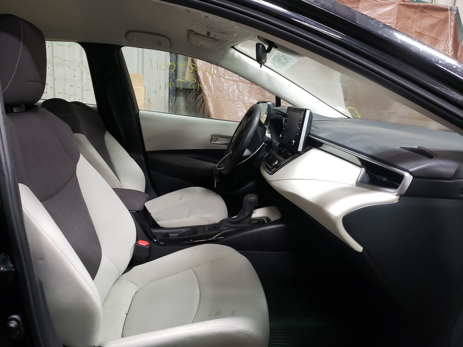 Photo 5 from auction – 2020 TOYOTA COROLLA LE with VIN 5YFEPRAEXLP015423