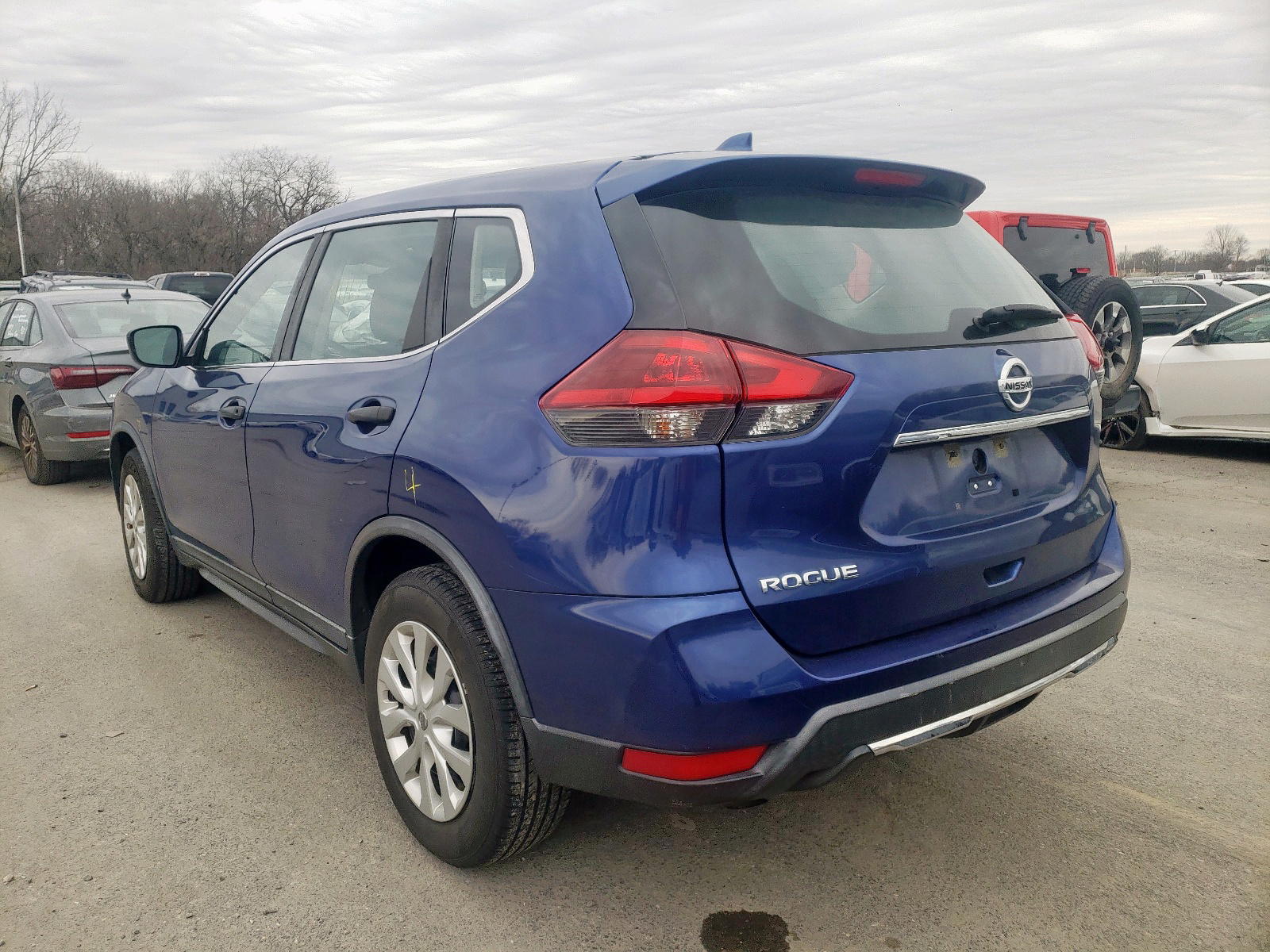 Photo 3 from auction – 2018 NISSAN ROGUE S with VIN KNMAT2MT3JP586696