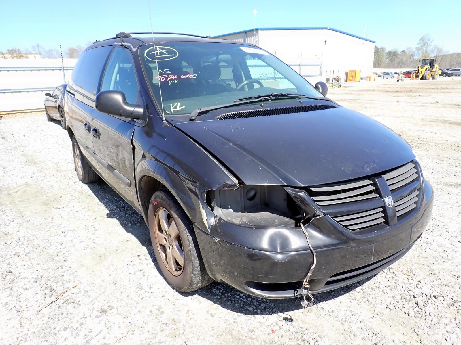DODGE CARAVAN SX 2005 with VIN 1D4GP45RX5B271154 - Photo from auction
