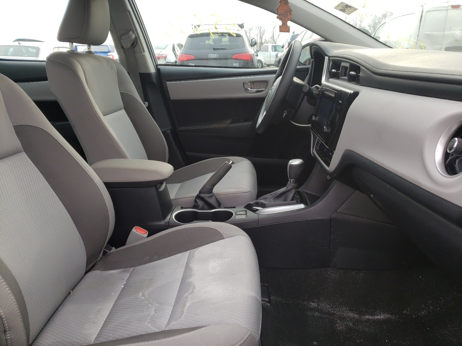 Photo 5 from auction – 2017 TOYOTA COROLLA L with VIN 2T1BURHE8HC860392