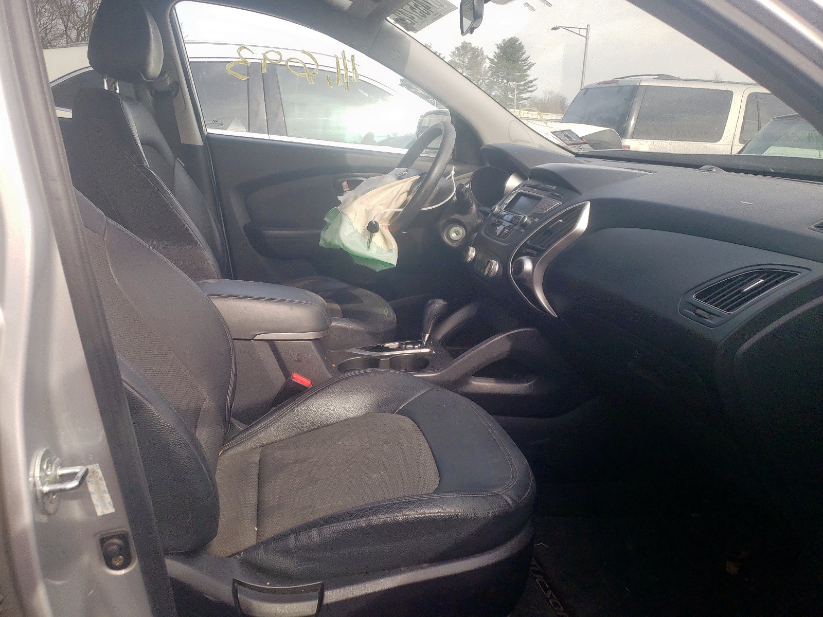 Photo 5 from auction – 2011 HYUNDAI TUCSON GLS with VIN KM8JU3AC8BU290675