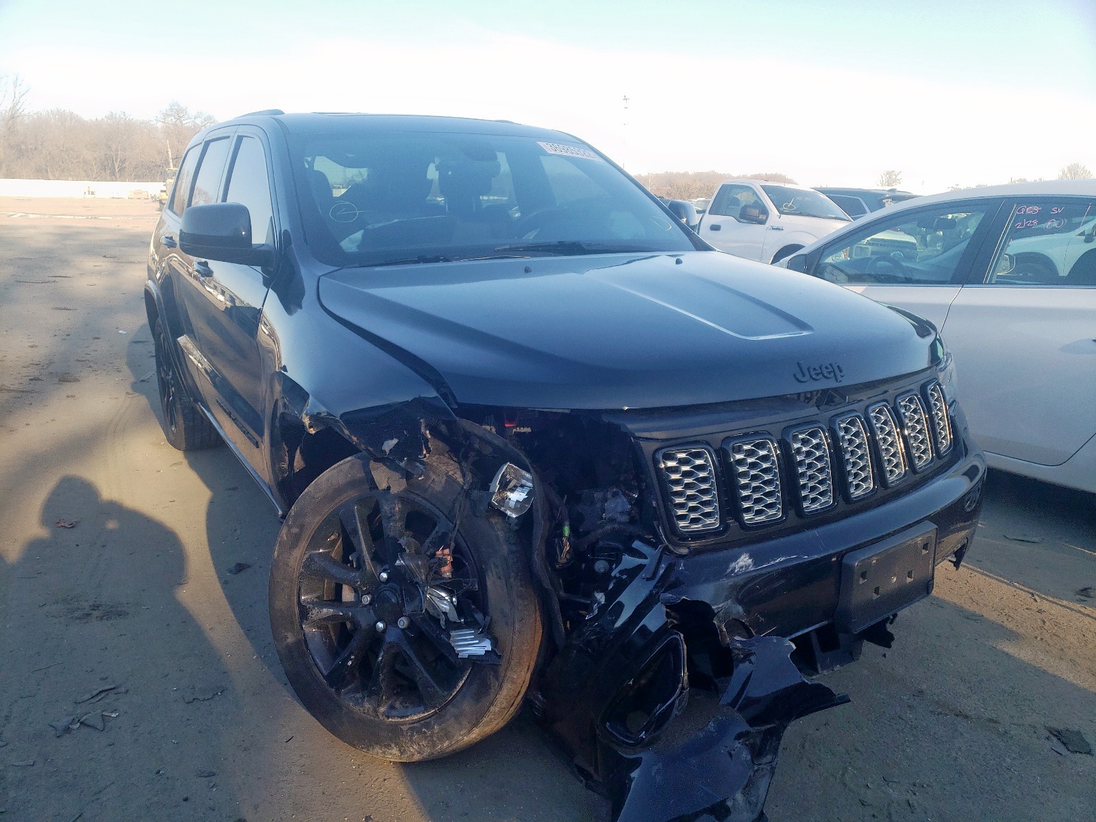 JEEP GRAND CHER 2017 with VIN 1C4RJFAGXHC701626 - Photo from auction